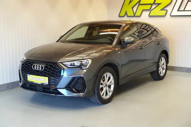 Audi Q3 view 11