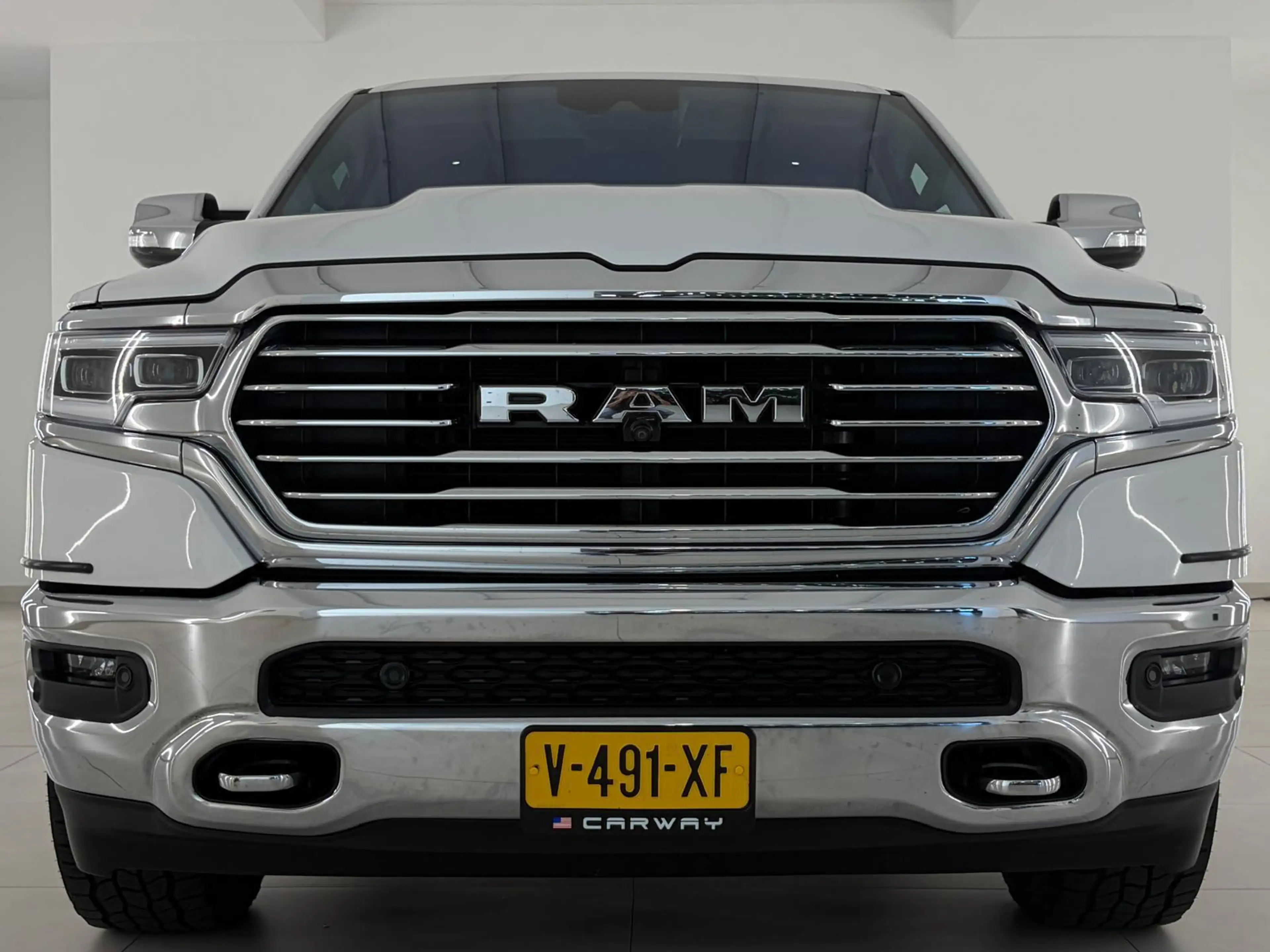 Dodge RAM 1500 5.7 V8 4x4 Limited Longhorn Massage — photo 3