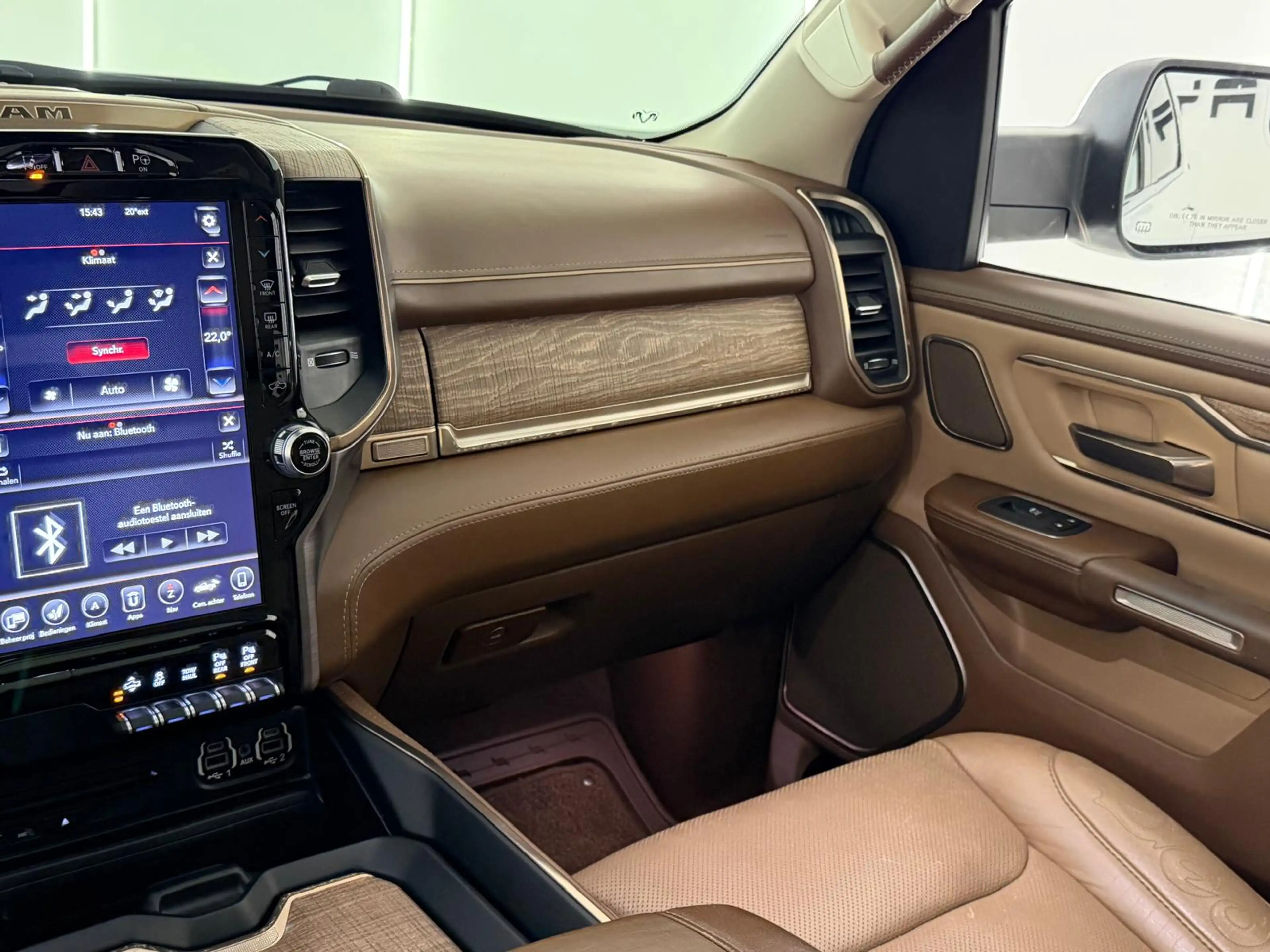 Dodge RAM 1500 5.7 V8 4x4 Limited Longhorn Massage — photo 13