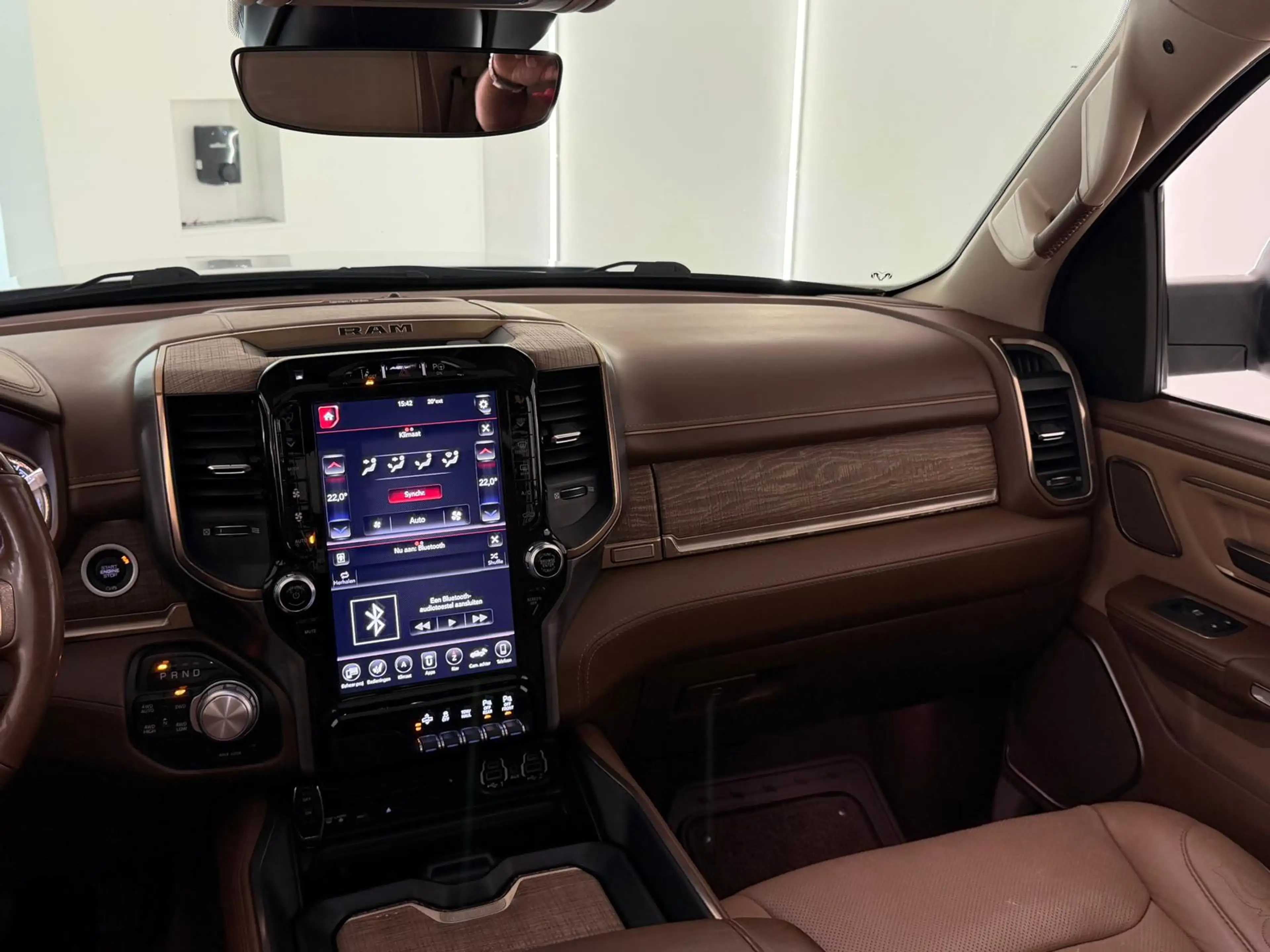 Dodge RAM 1500 5.7 V8 4x4 Limited Longhorn Massage — photo 14