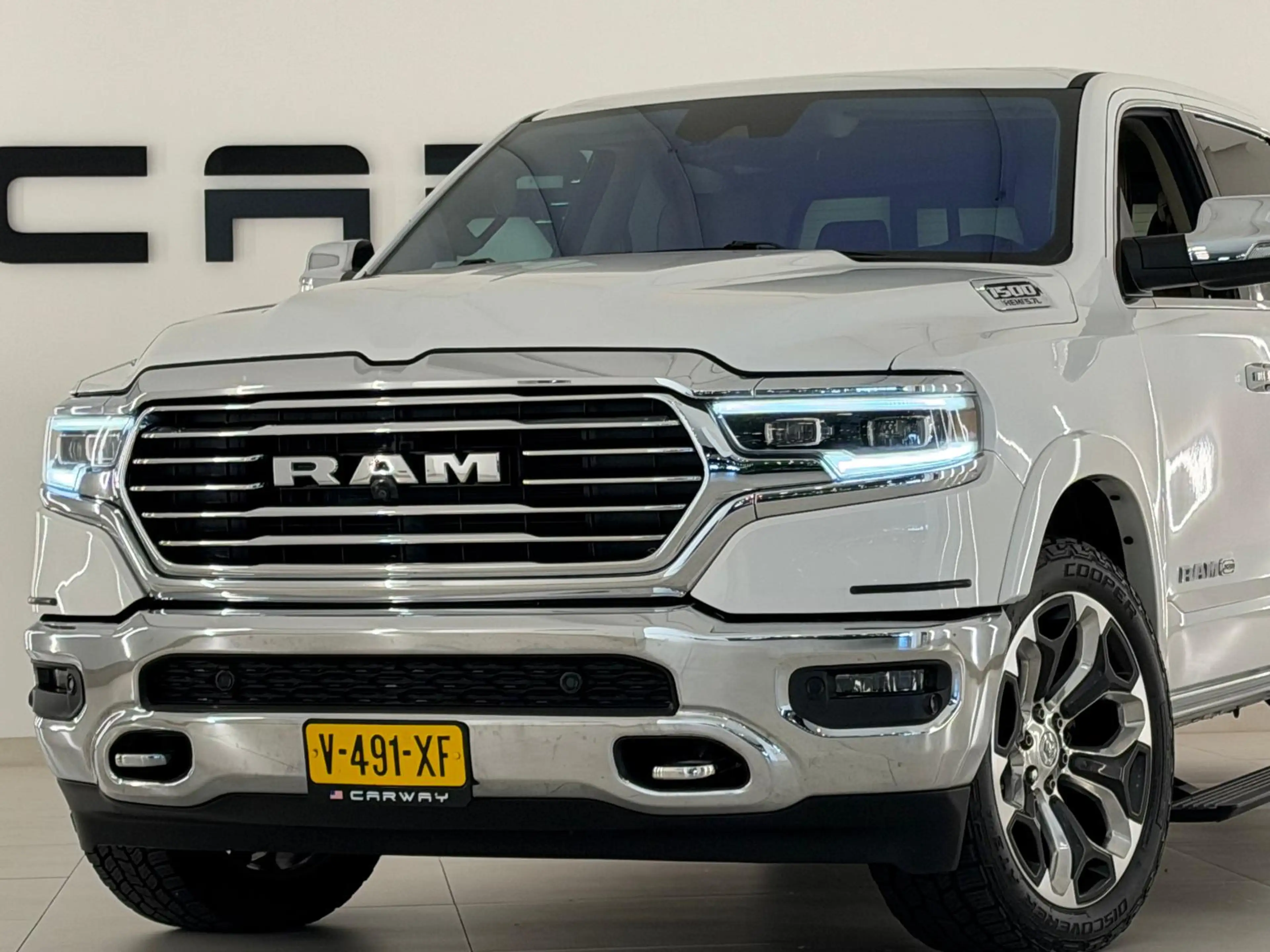 Dodge RAM 1500 5.7 V8 4x4 Limited Longhorn Massage — photo 4