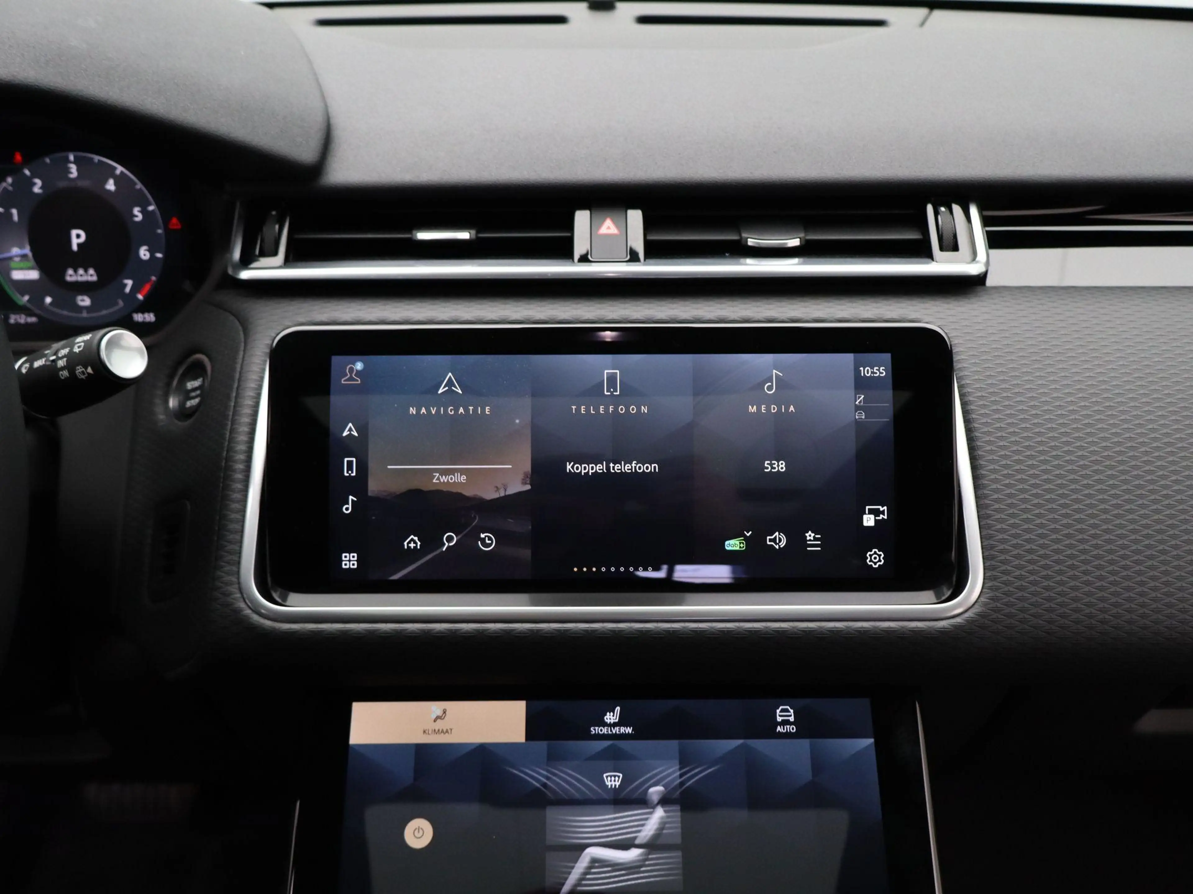 Land Rover Range Rover Velar 2.0 P400e S — photo 10