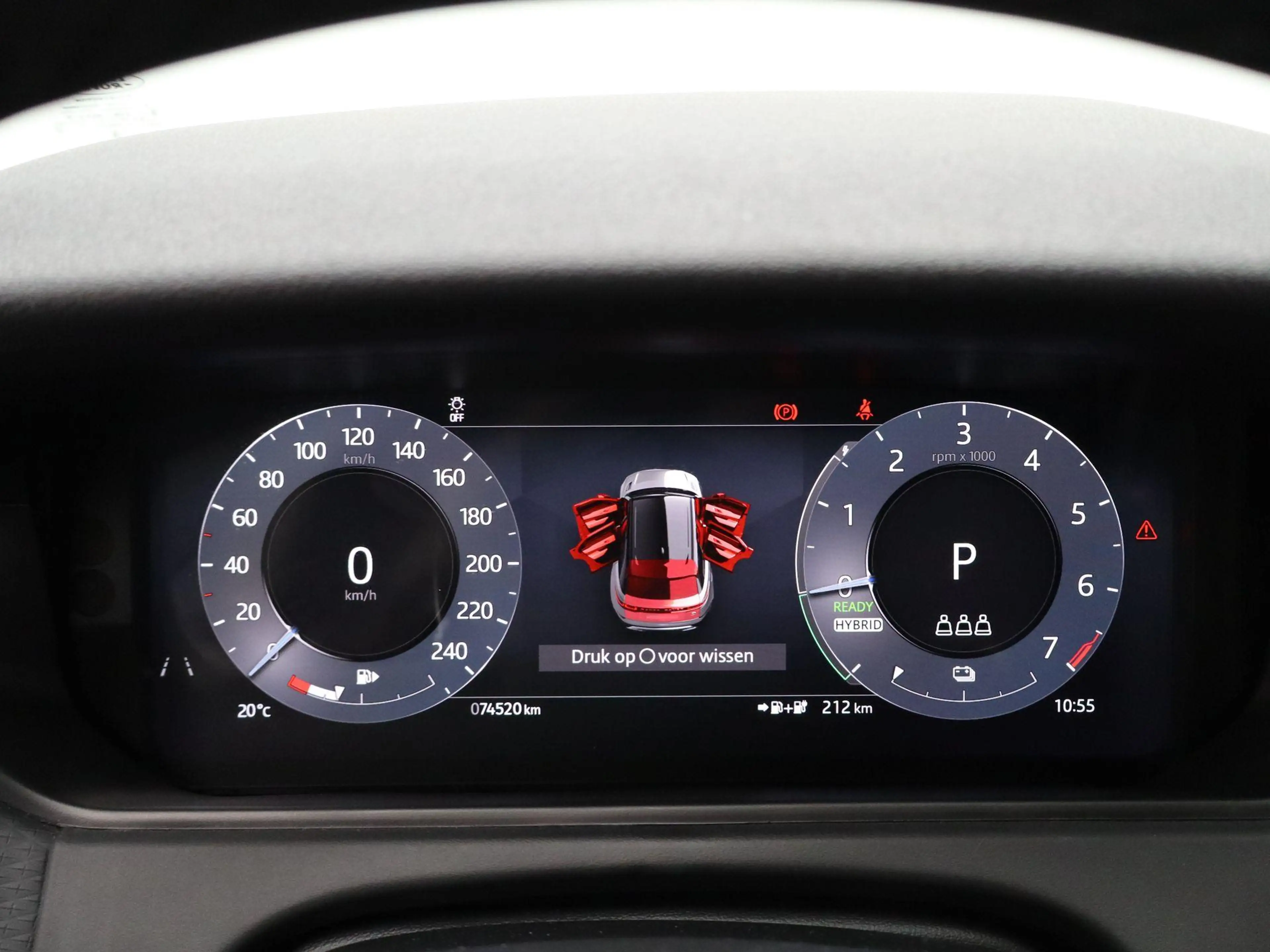 Land Rover Range Rover Velar 2.0 P400e S — photo 8