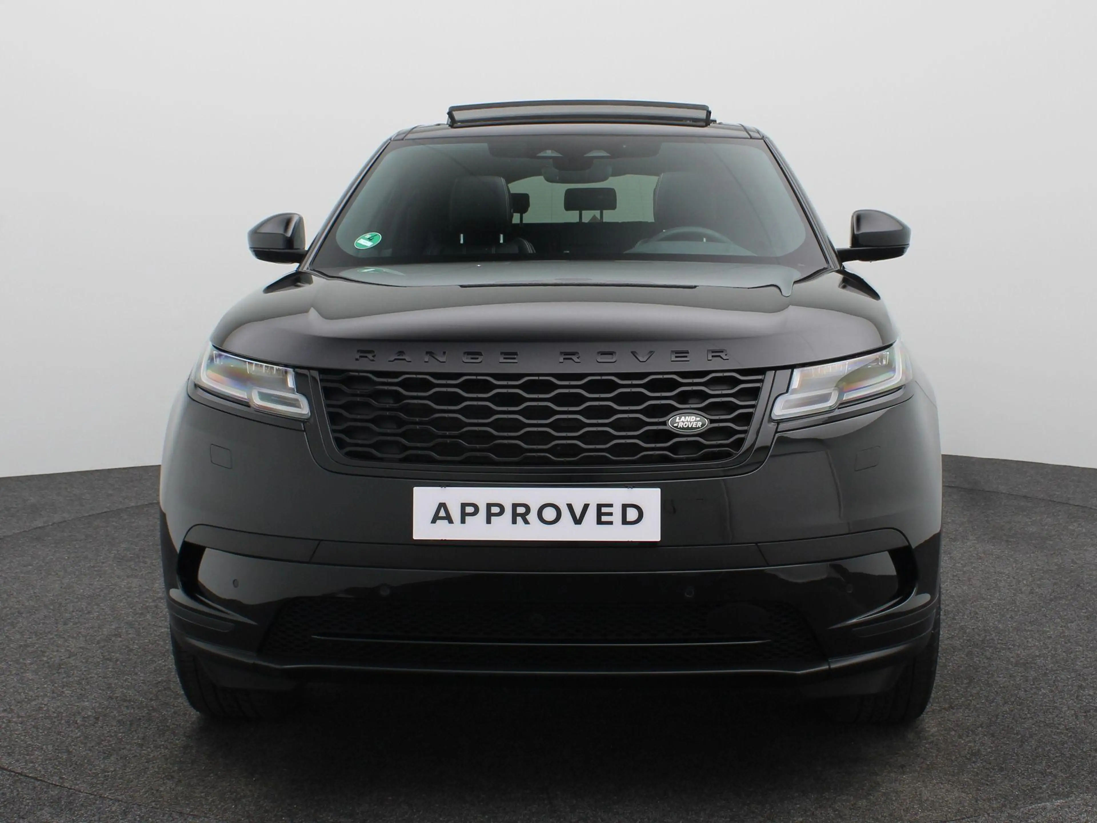Land Rover Range Rover Velar 2.0 P400e S — photo 3
