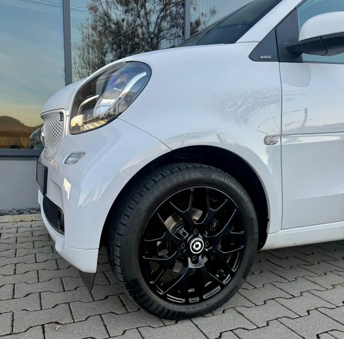 smart forTwo *AUTOMATIK*WENIG KM*1. HD*KLIMA*SPORTPAKET Weiß - 2