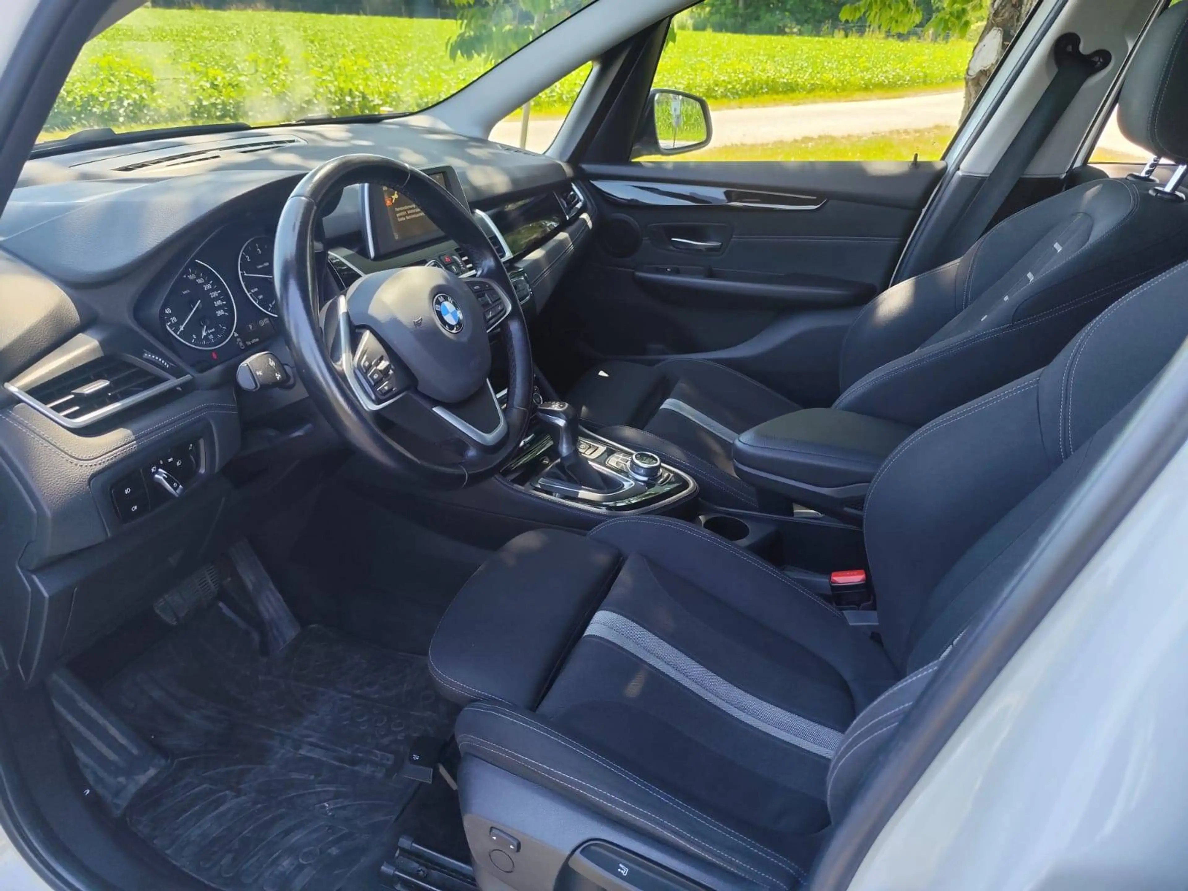 BMW 218 d Gran Tourer Sport Line LED Scheinwerfer — photo 6