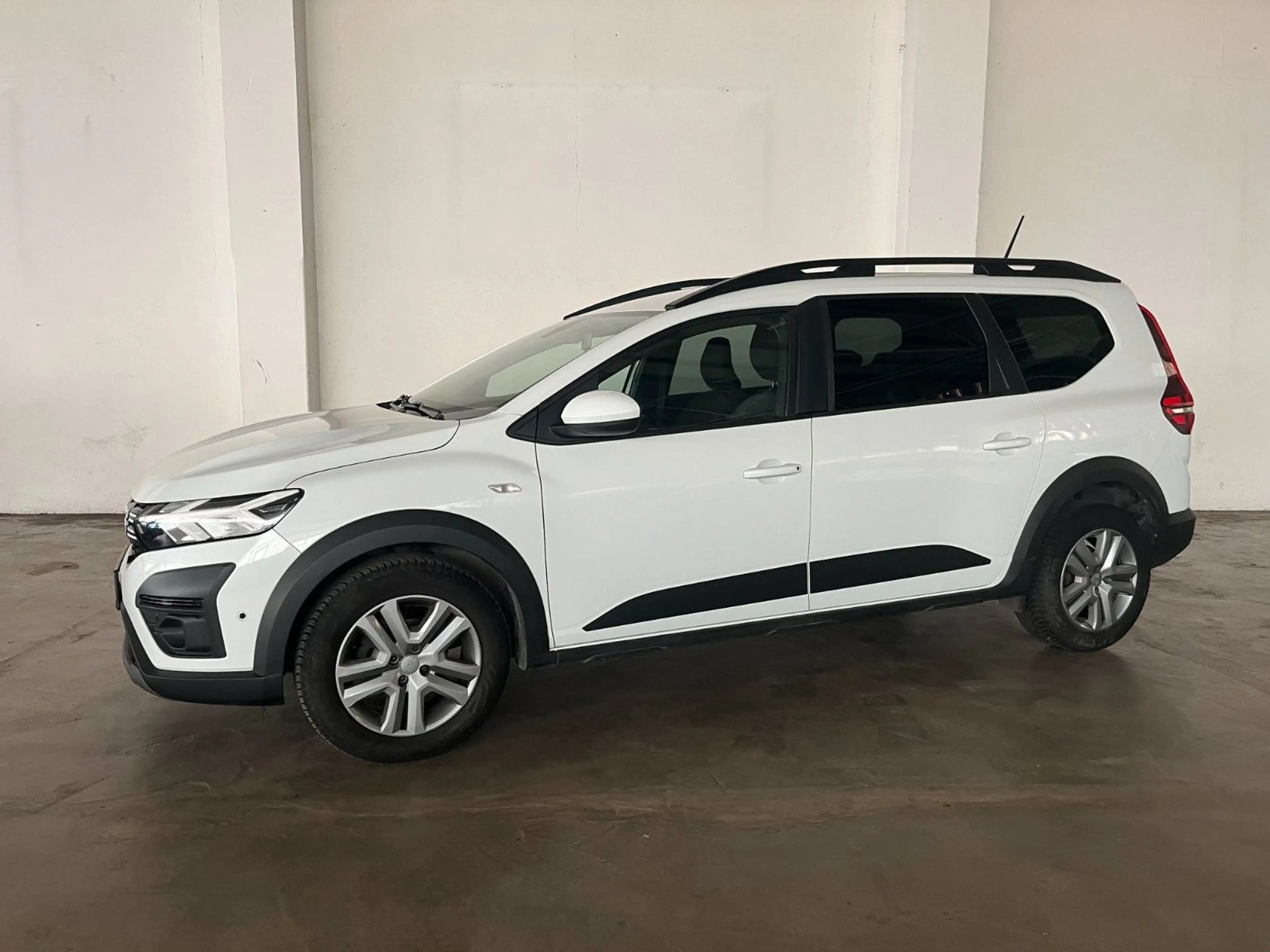 Dacia Jogger 1.0 TCe 110 Expression — photo 2