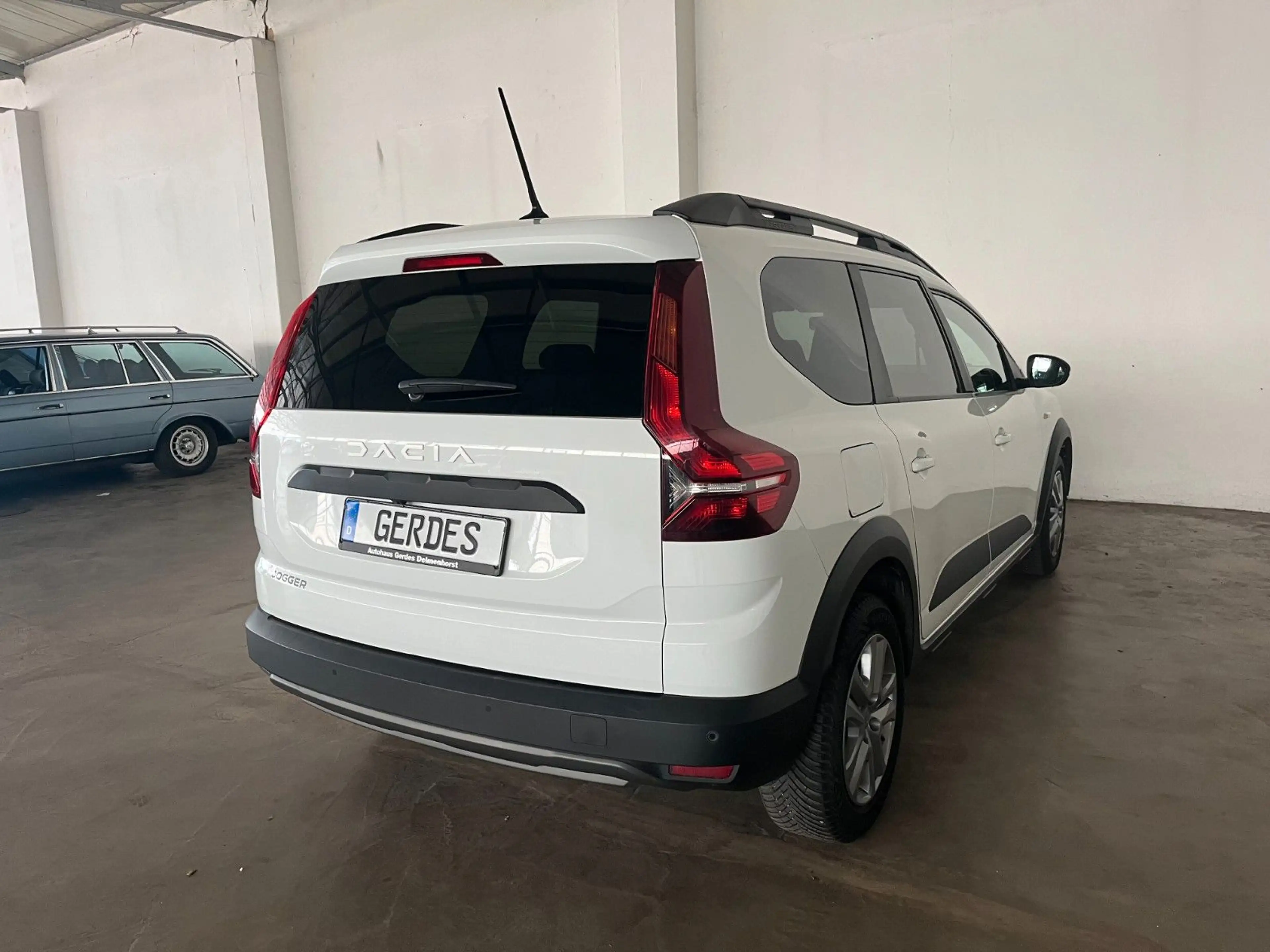 Dacia Jogger 1.0 TCe 110 Expression — photo 10