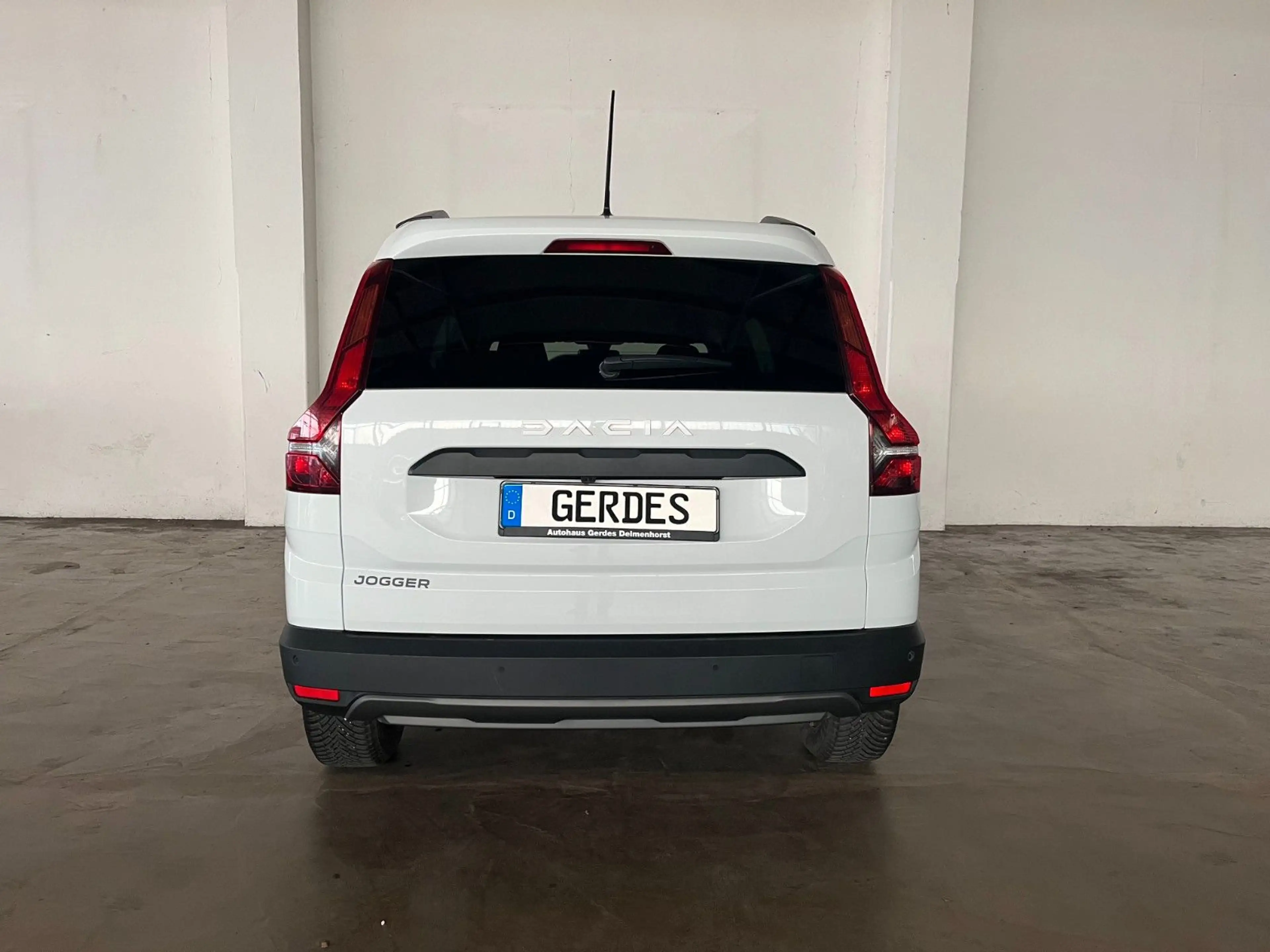 Dacia Jogger 1.0 TCe 110 Expression — photo 9