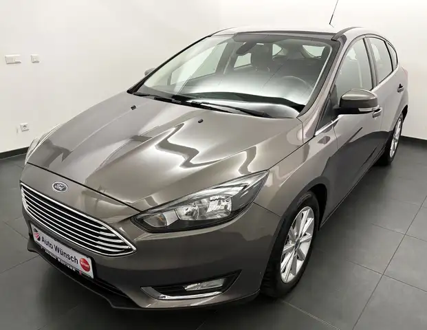 Ford Focus Focus 1.0 Titanium Navi+Kamera+FS-Hzg. / ZR neu