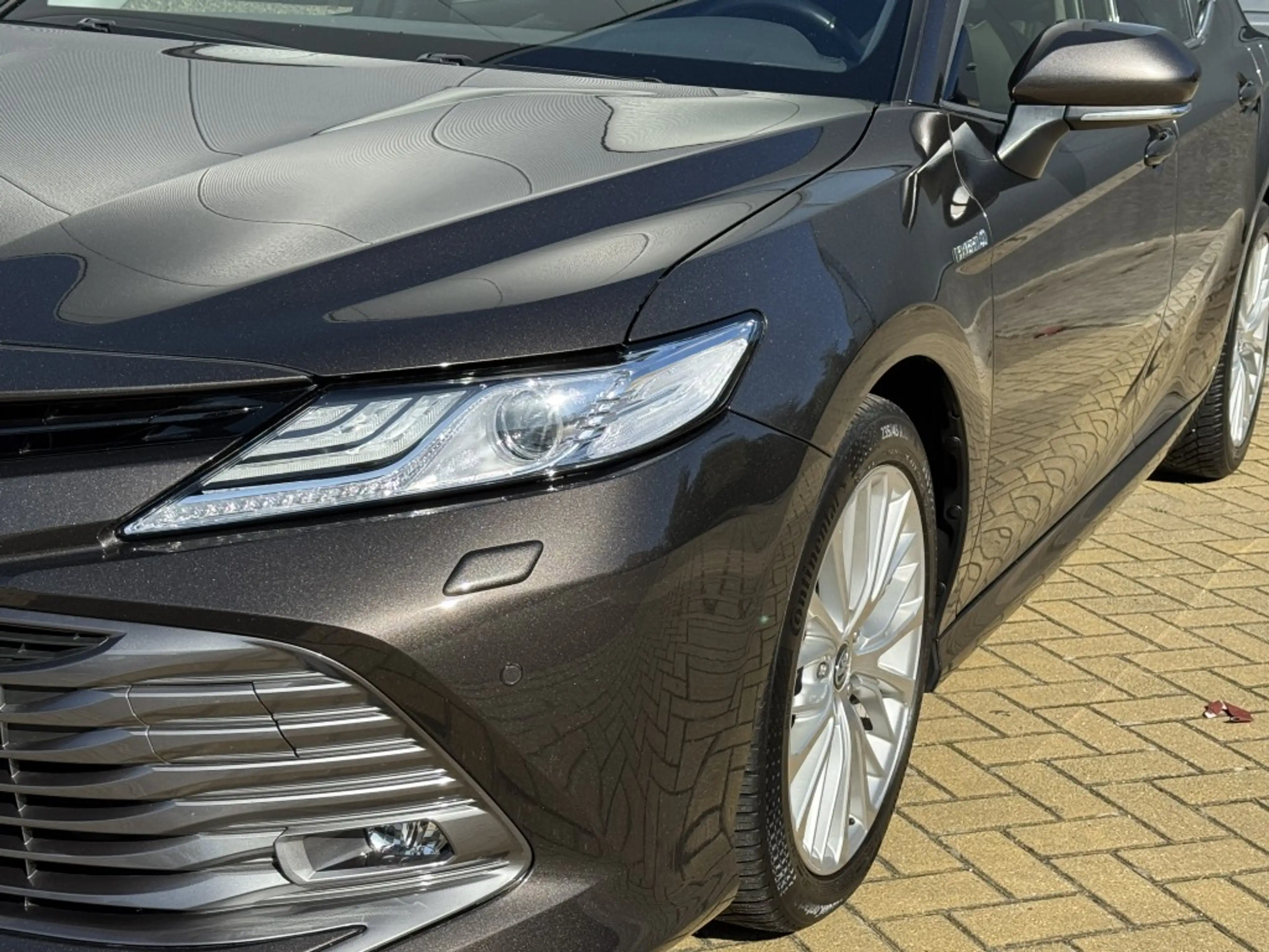 Toyota Camry 2.5 Hybrid Business Intro Leer — photo 21