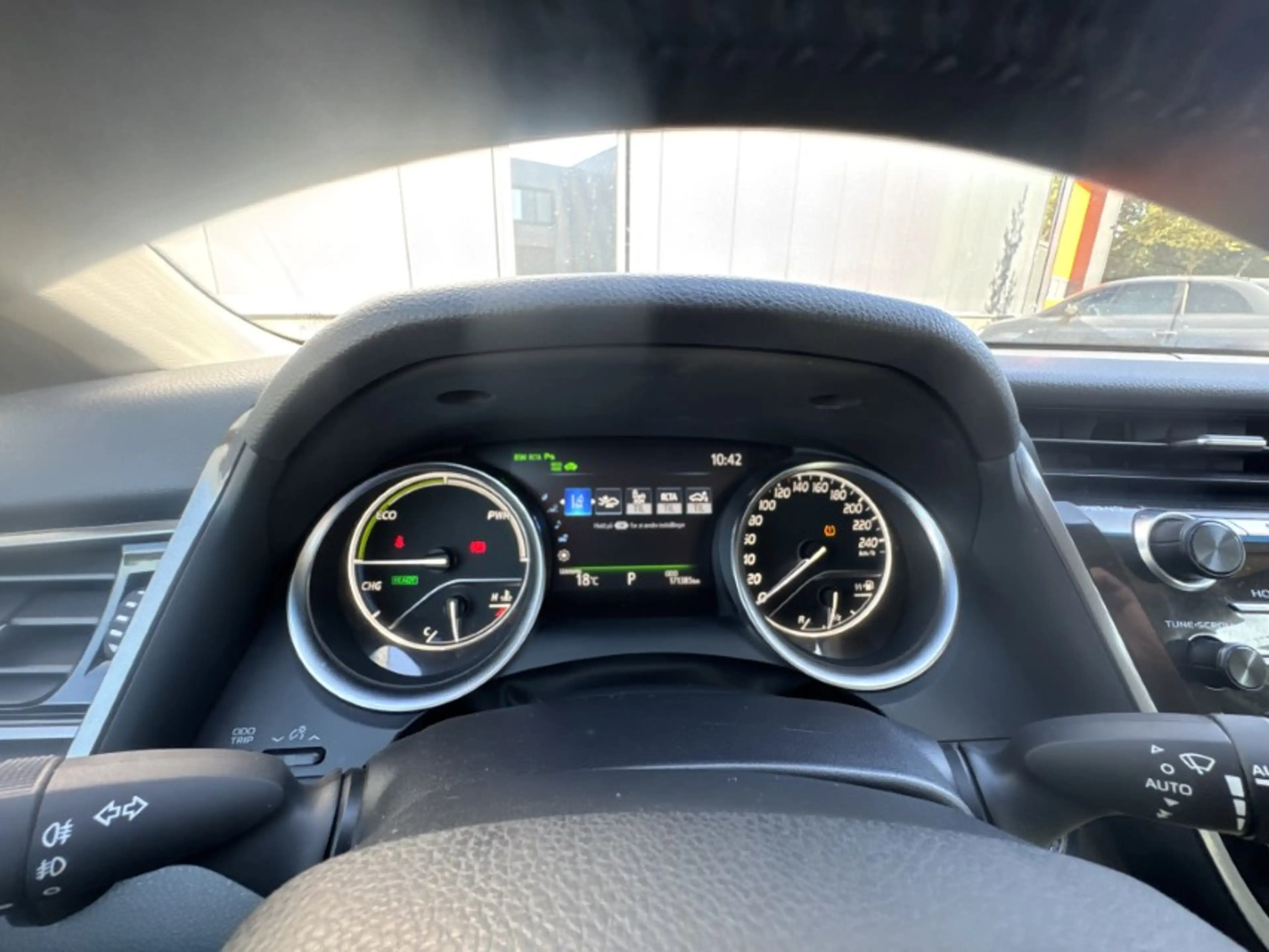 Toyota Camry 2.5 Hybrid Business Intro Leer — photo 8