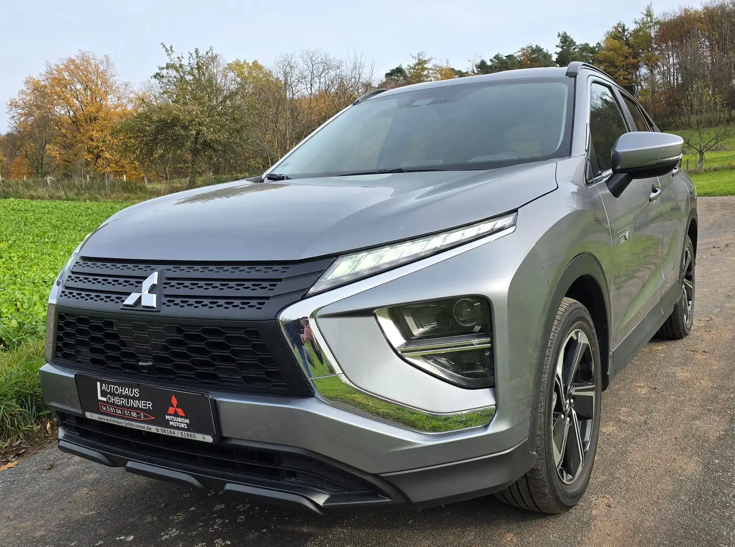 Mitsubishi Eclipse Cross 2.4 Plug-In Hybrid 4WD inkl. AHK Gris - 1