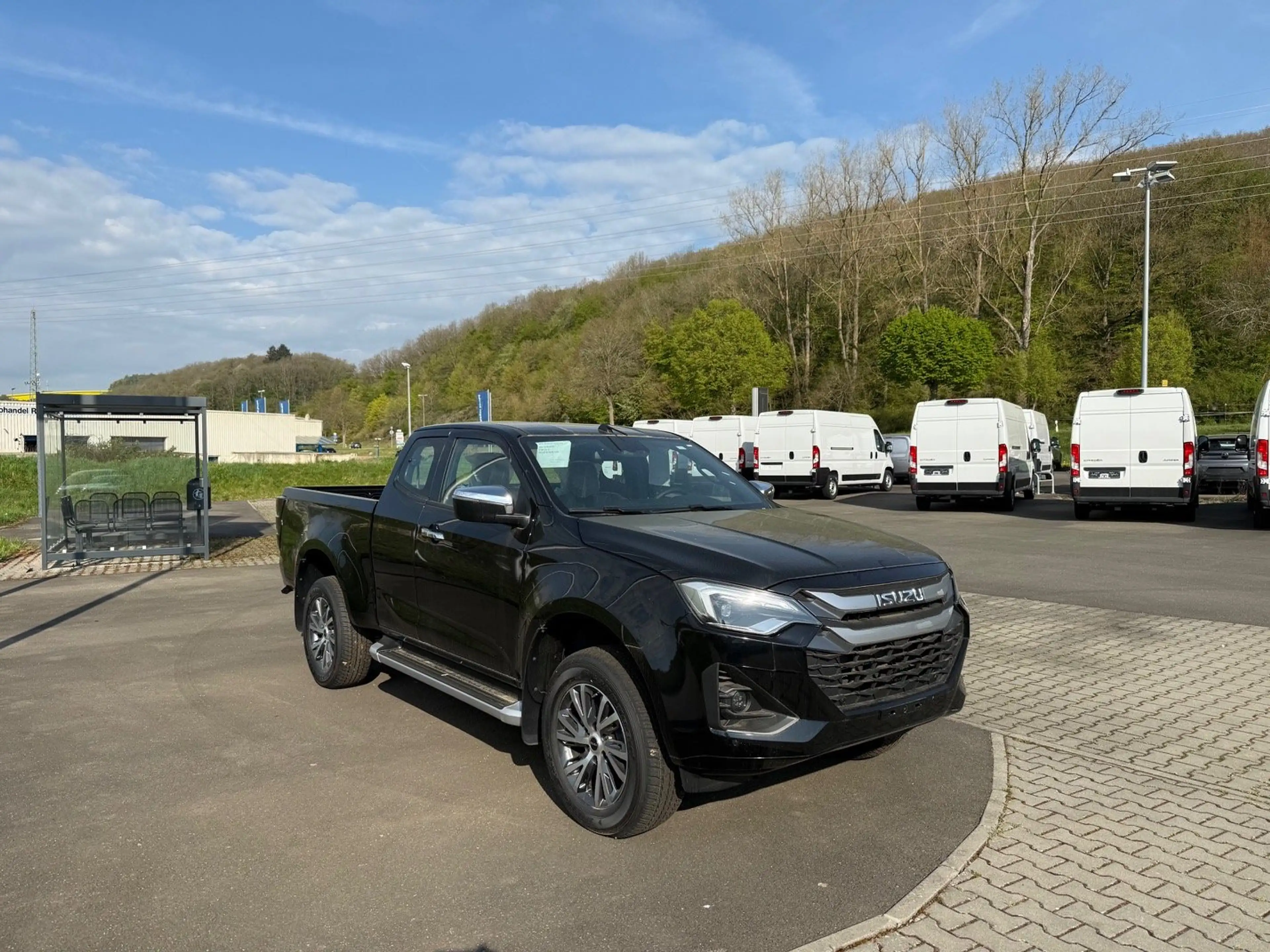 Isuzu D-Max Double Cab 4WD V-Cross AUTOMATIK — photo 2