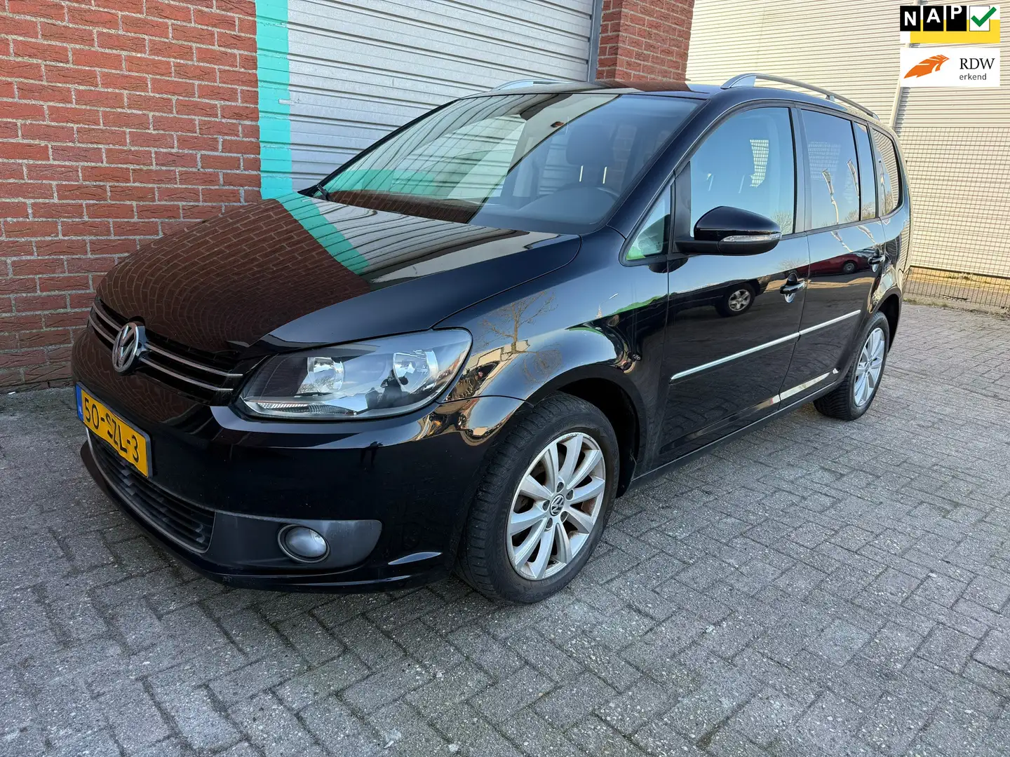 Volkswagen Touran 1.2 TSI Highline BlueMotion Bj:2011 NAP! Black - 1