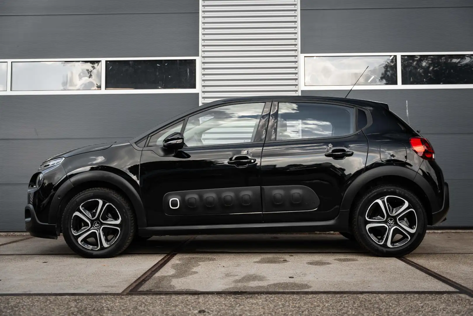 Citroen C3 1.2 Shine Business |Camera |DAB |Carplay Zwart - 2