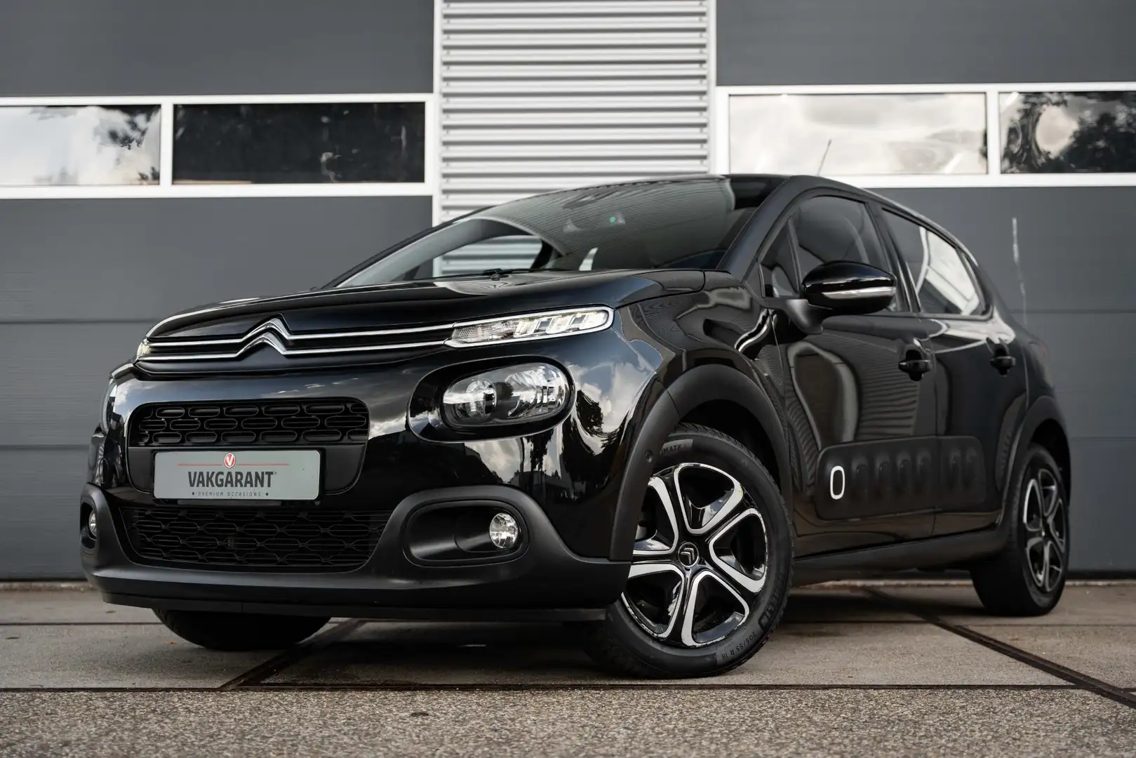 Citroen C3 1.2 Shine Business |Camera |DAB |Carplay Zwart - 1