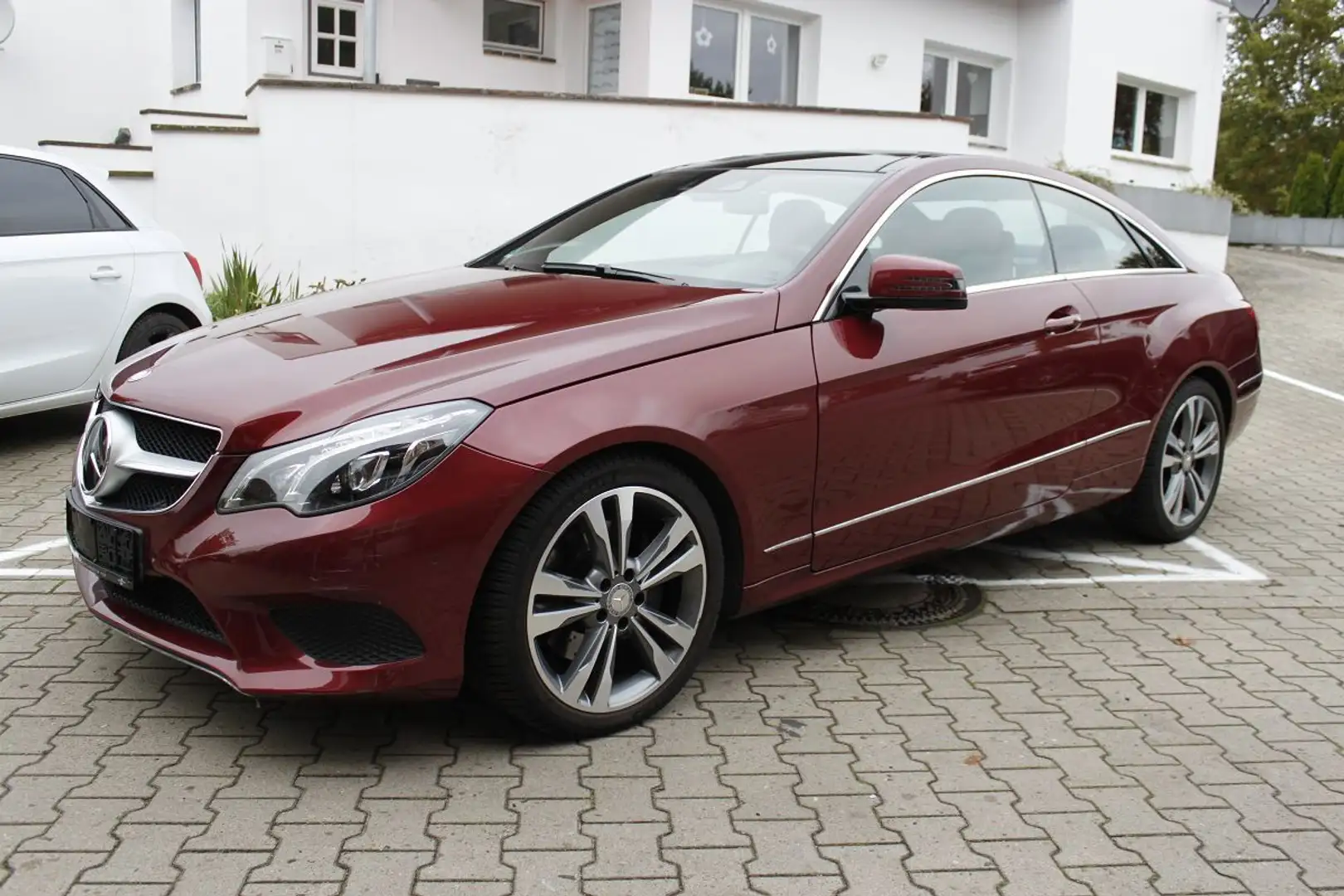 Mercedes-Benz E 350 BlueTec Coupe - Automatik-Pano-Leder Rouge - 1