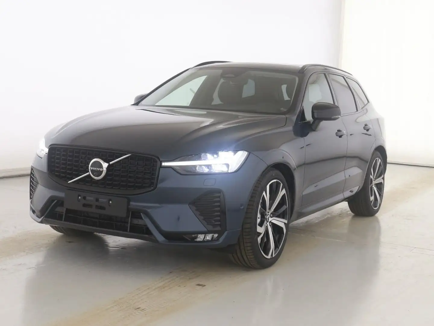 Volvo XC60 B4 Ultimate Dark AWD StdHz*SD Blau - 1