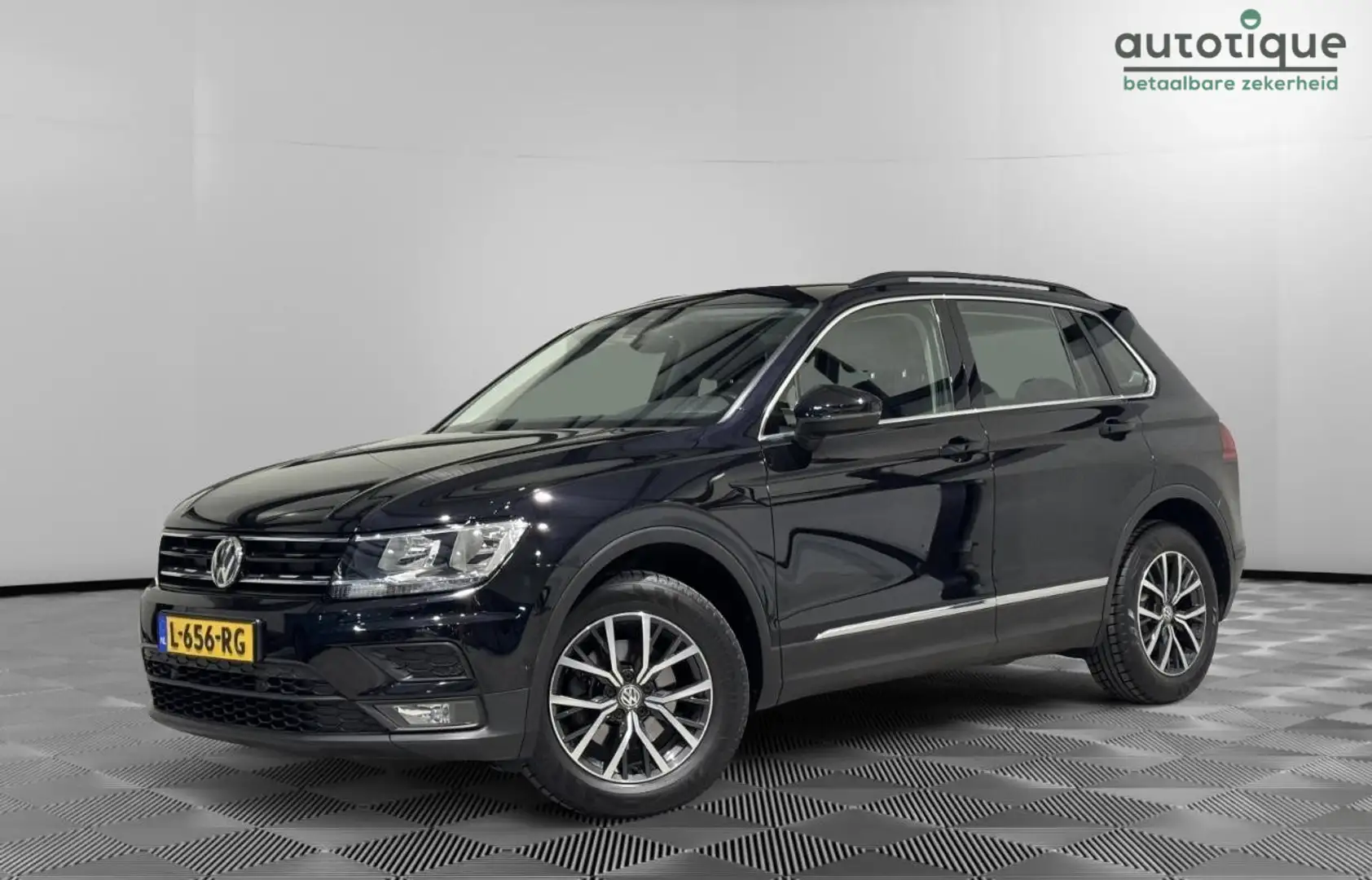 Volkswagen Tiguan 1.5 TSI Comfortline | carplay | park-assist | stoe Nero - 1