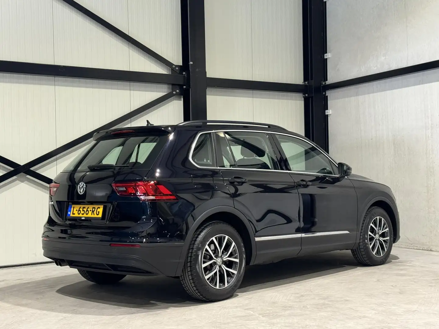 Volkswagen Tiguan 1.5 TSI Comfortline | carplay | park-assist | stoe Nero - 2