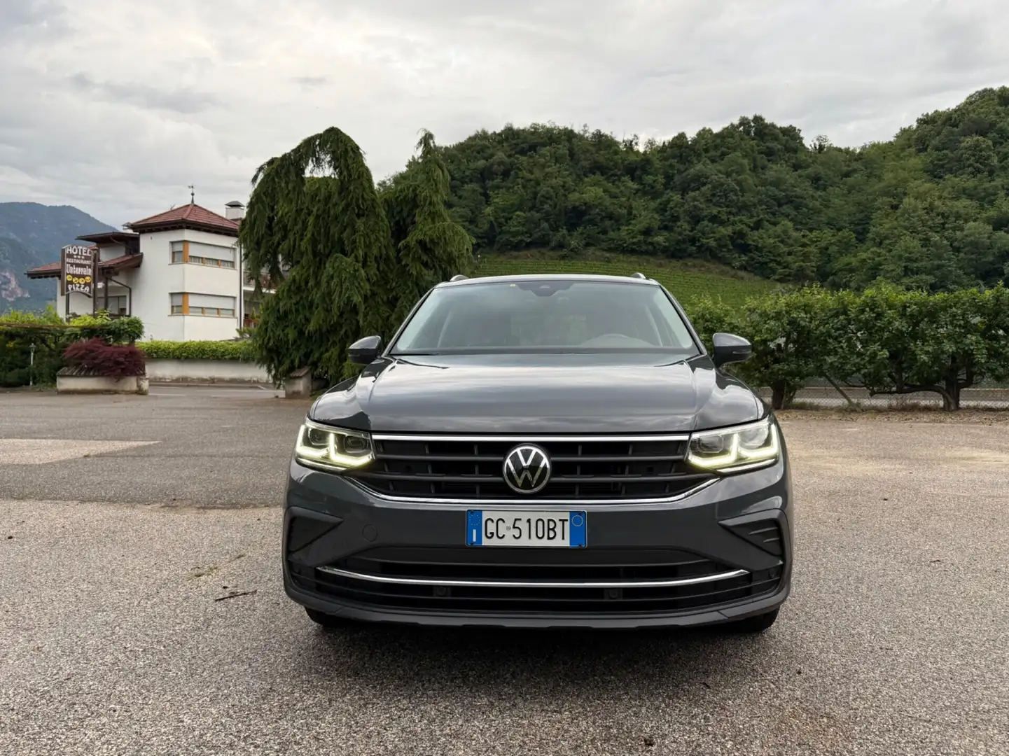 Volkswagen Tiguan 2.0 TDI SCR DSG Sport BlueMotion Technology Gris - 1