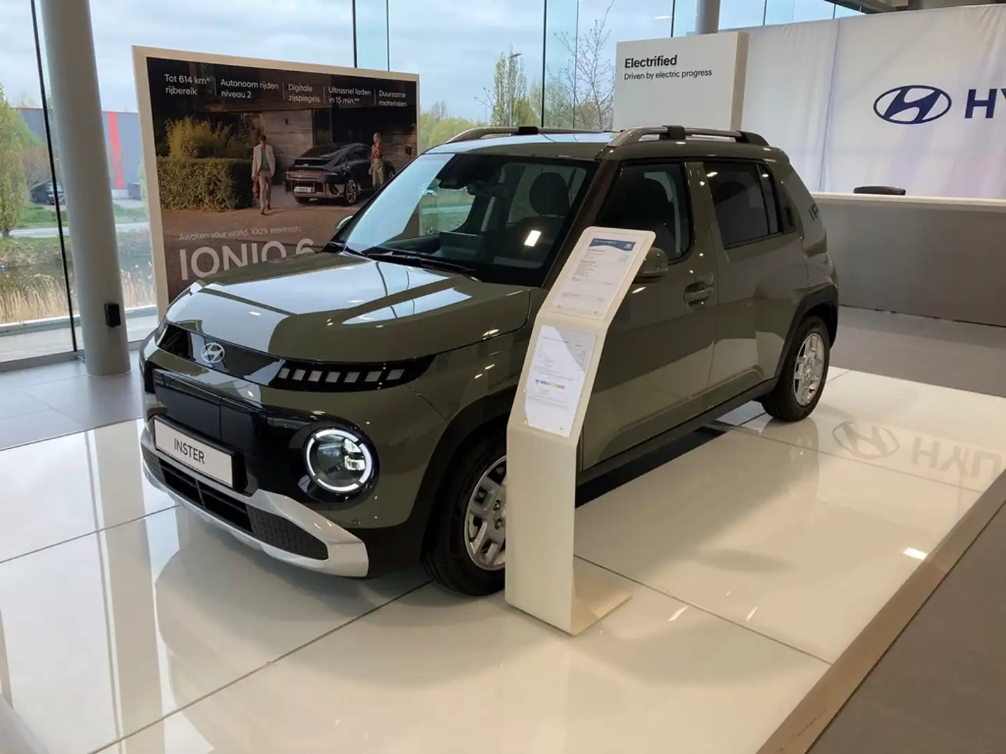 Hyundai Inster Urban 49kWh 115 Grün - 1