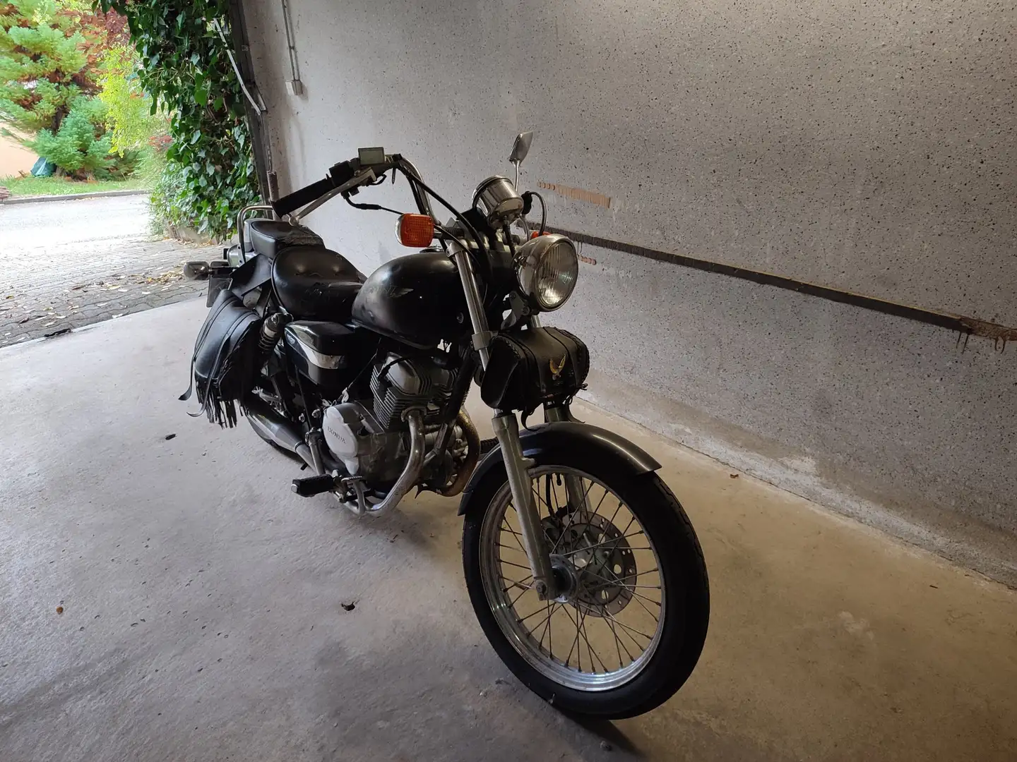 Honda CA 125 Rebel Black - 2