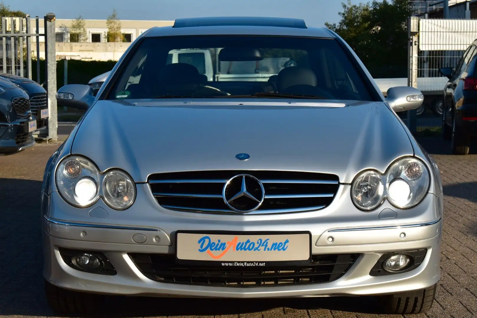 Mercedes-Benz CLK 200 Kompressor AUT|BiXenon|Navi|Si-Hzg Silber - 2