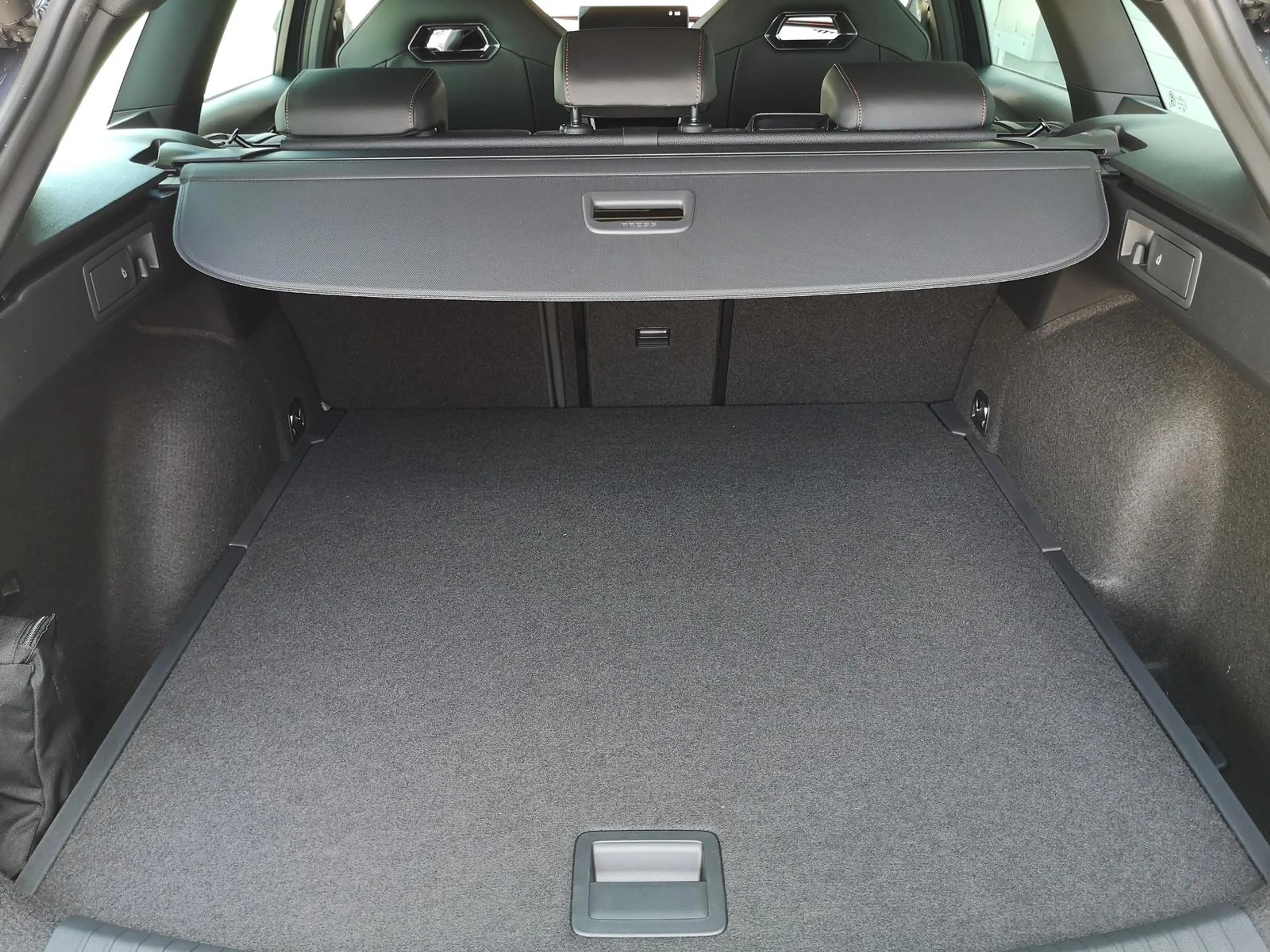 CUPRA Leon Kombi ST 2.0TSI AHK Sound ACC — photo 10
