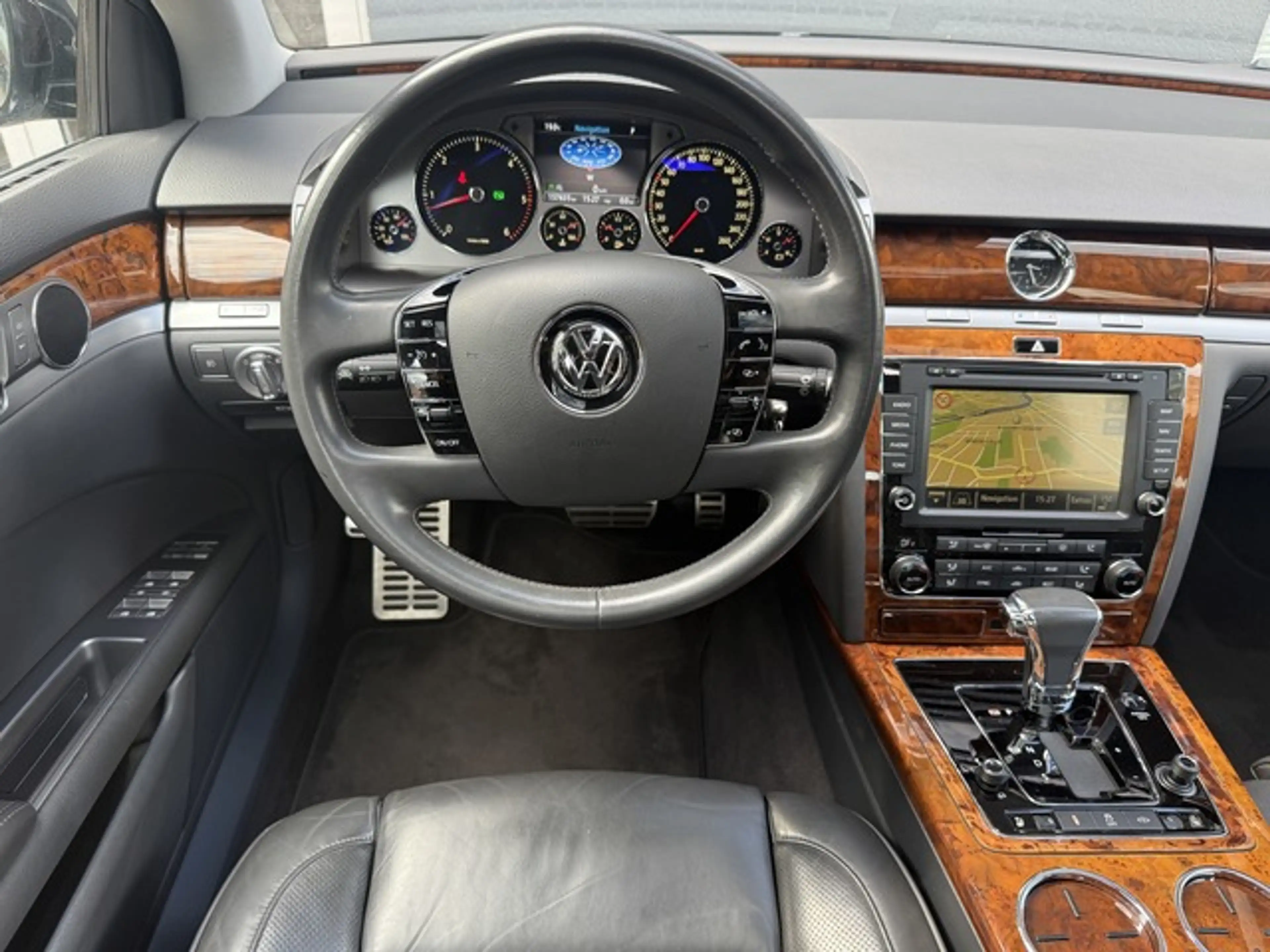 Volkswagen Phaeton V6 TDI 4Motion Leder,Navi,Xenon,AHK,ACC — photo 3