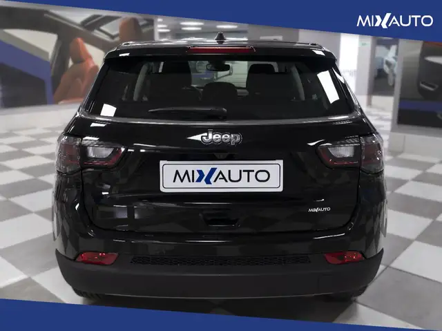 Jeep Compass view 4