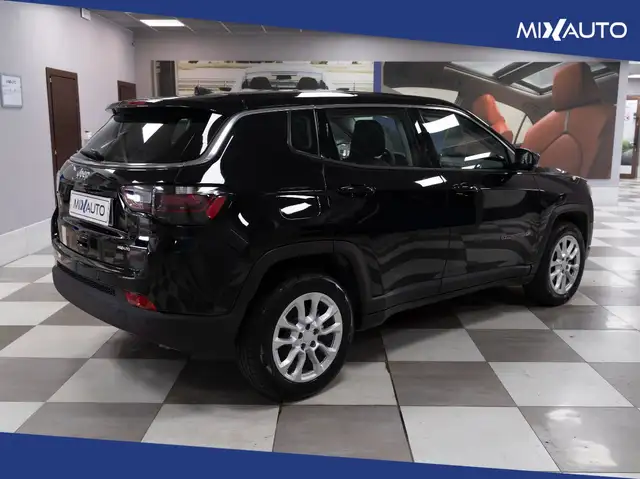 Jeep Compass view 5