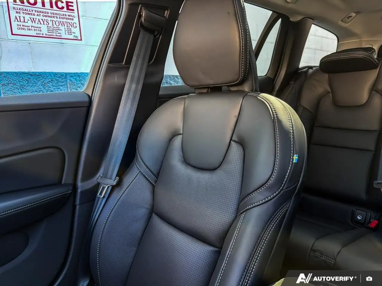 Volvo V60 Cross Country снимка Volvo V60 Cross Country
