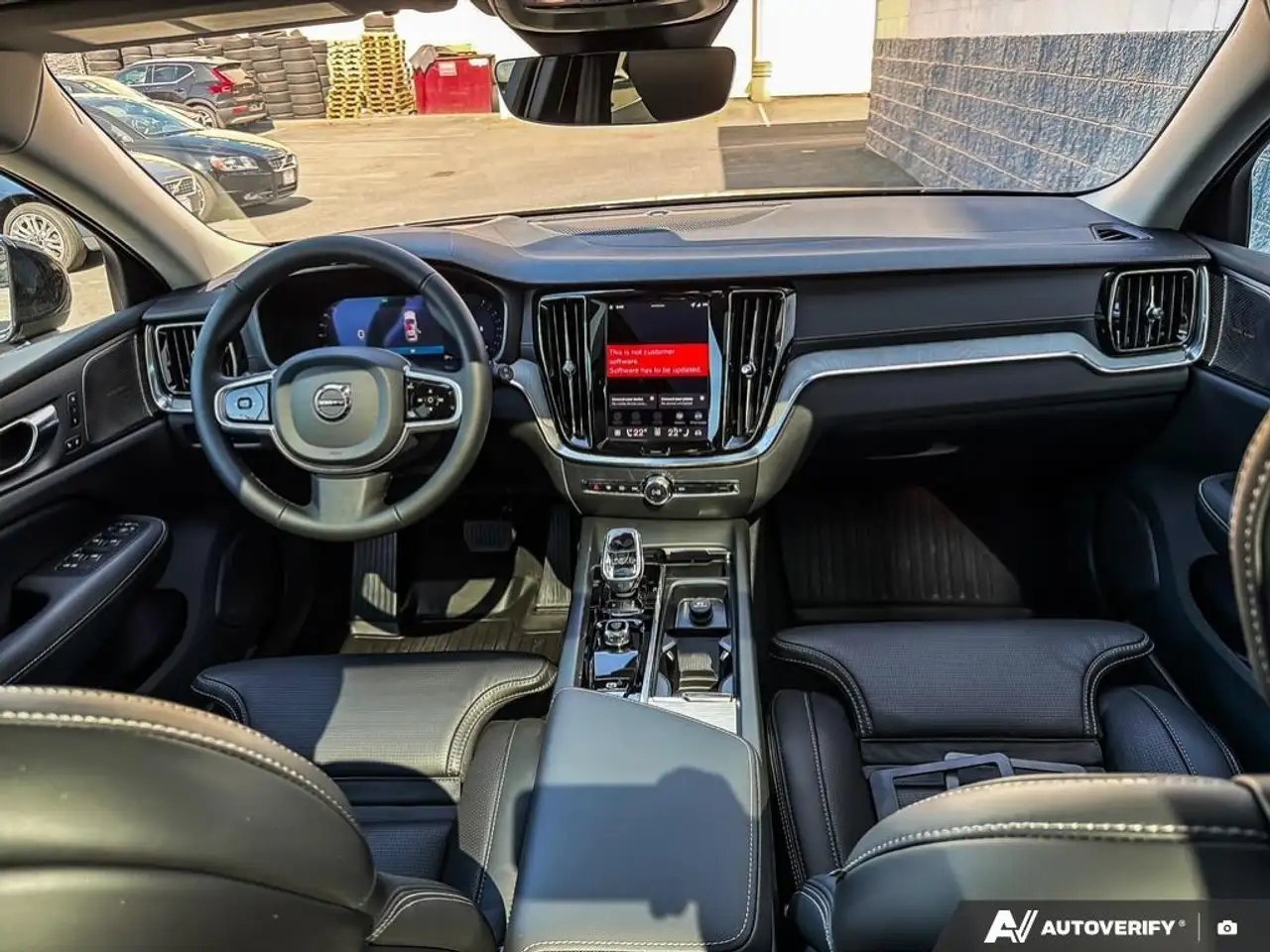 Volvo V60 Cross Country снимка Volvo V60 Cross Country