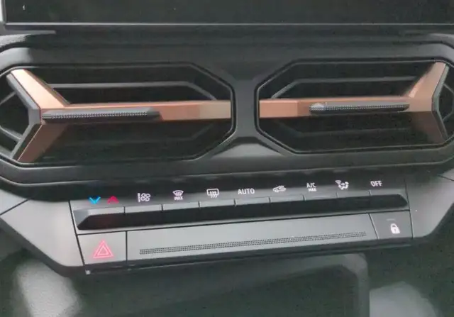 Dacia Duster view 8