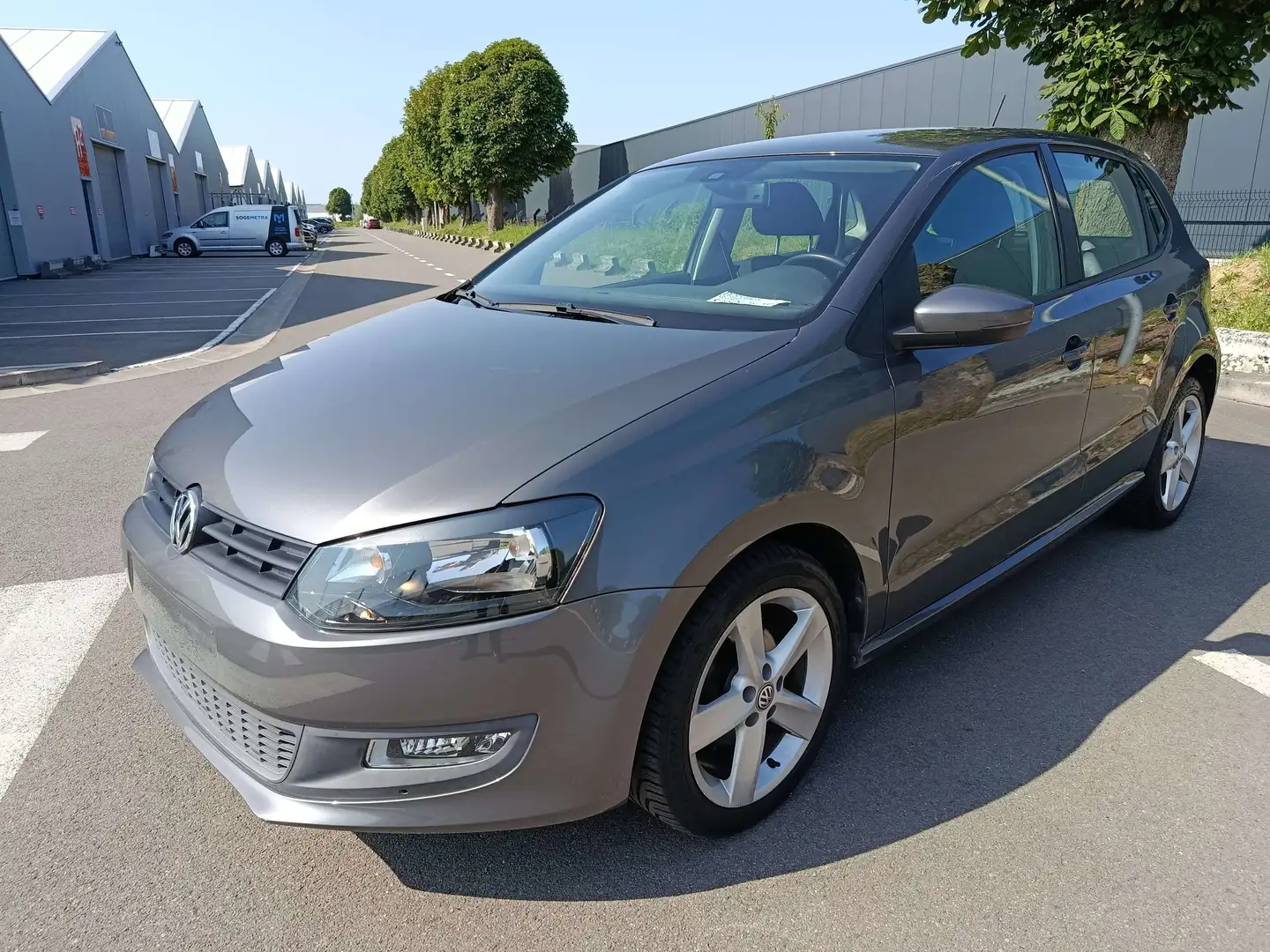 Volkswagen Polo 1.2i Comfortline Pret a immatriculer Grau - 1
