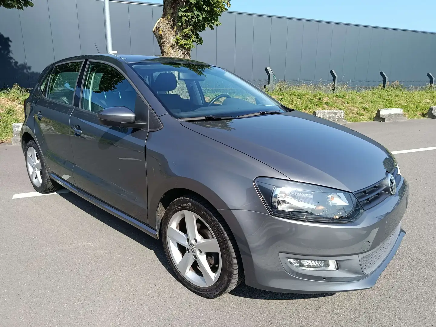 Volkswagen Polo 1.2i Comfortline Pret a immatriculer Grau - 2