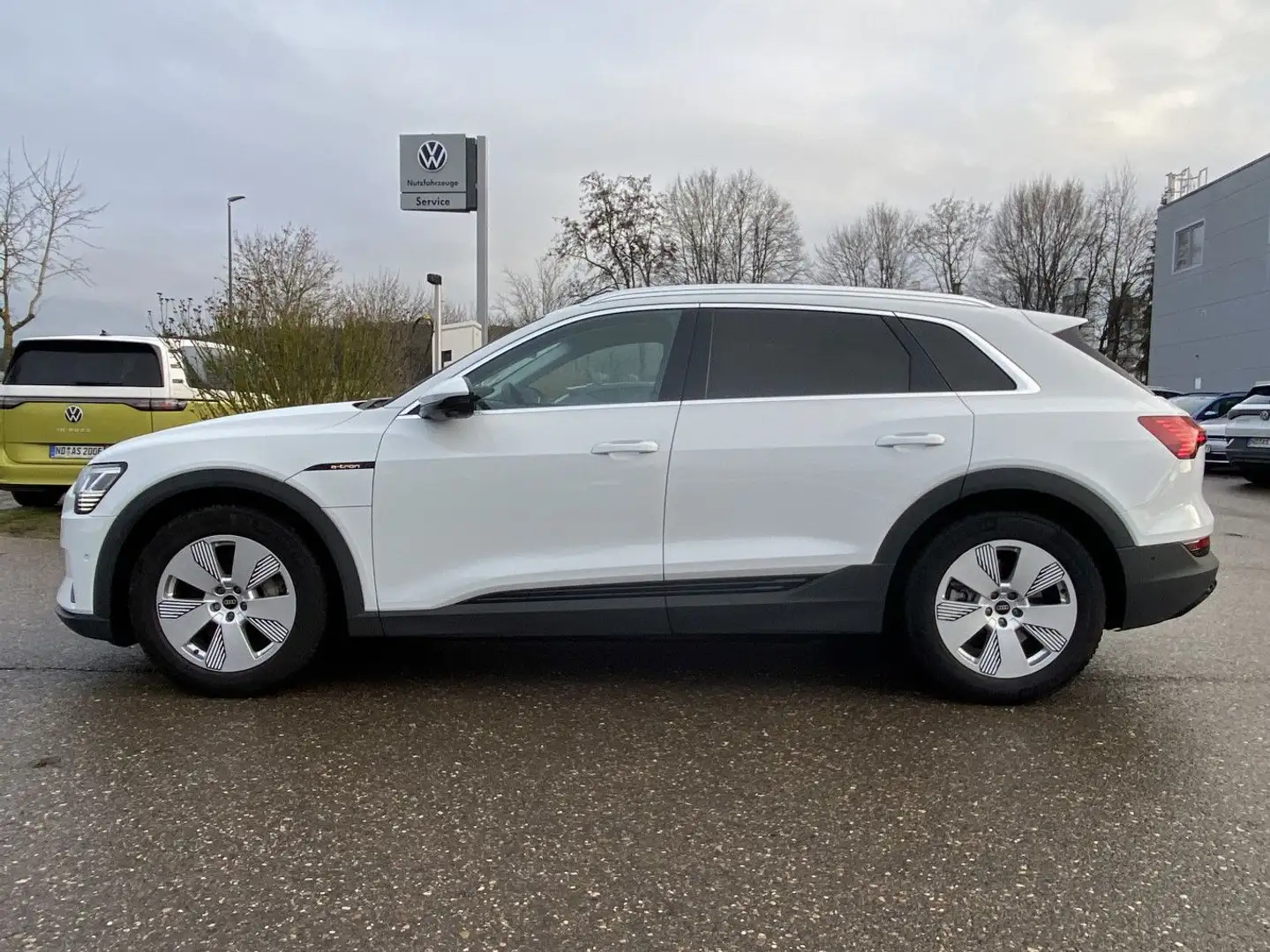 Audi e-tron 55 quattro PAKET-TOUR-STADT+EL.VORDERSITZ Weiß - 2