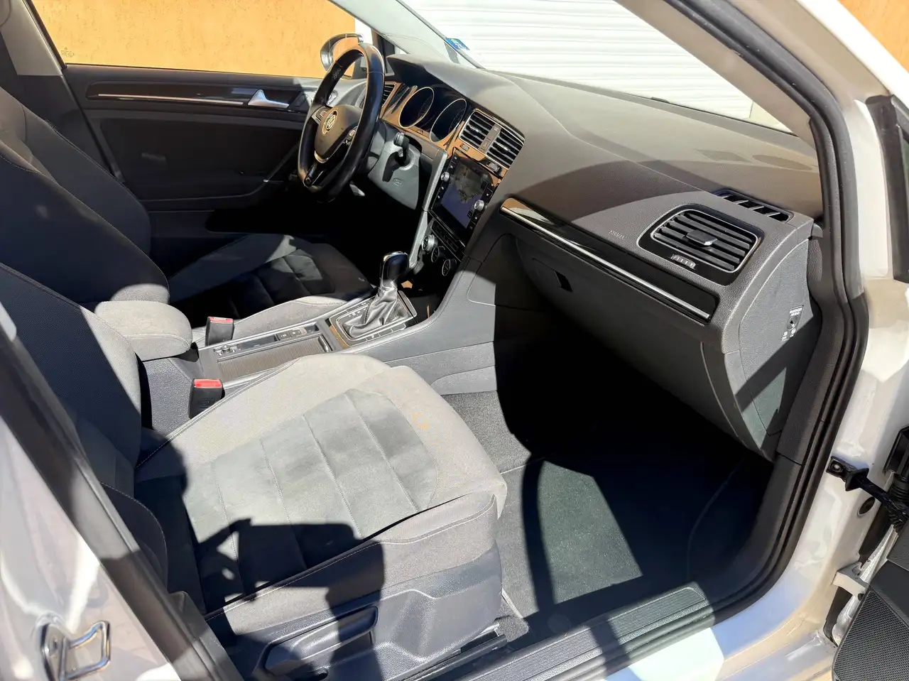 Volkswagen Golf Standard Model — photo 7