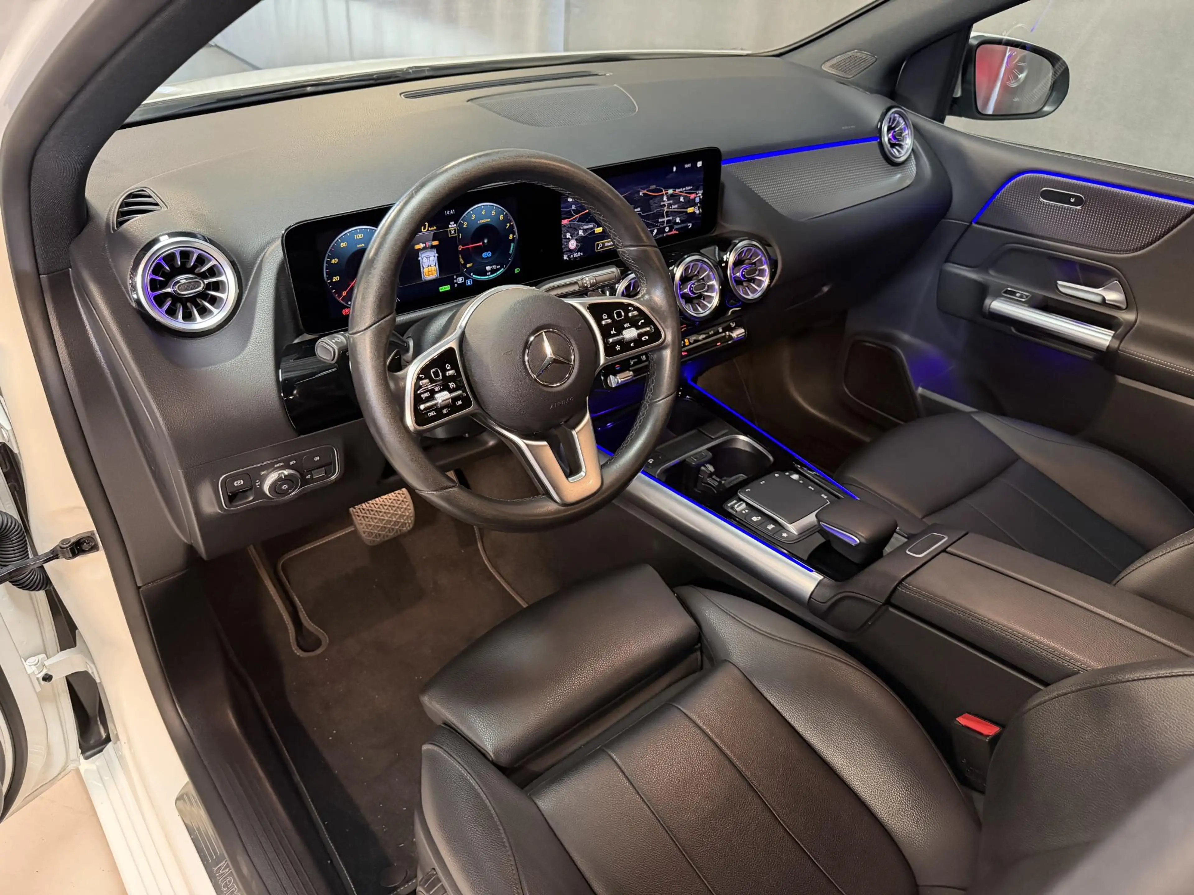 Mercedes-Benz B 250 e 18''/Leder/Stoelverwarming/Camera/Sfeerverlichti — photo 22