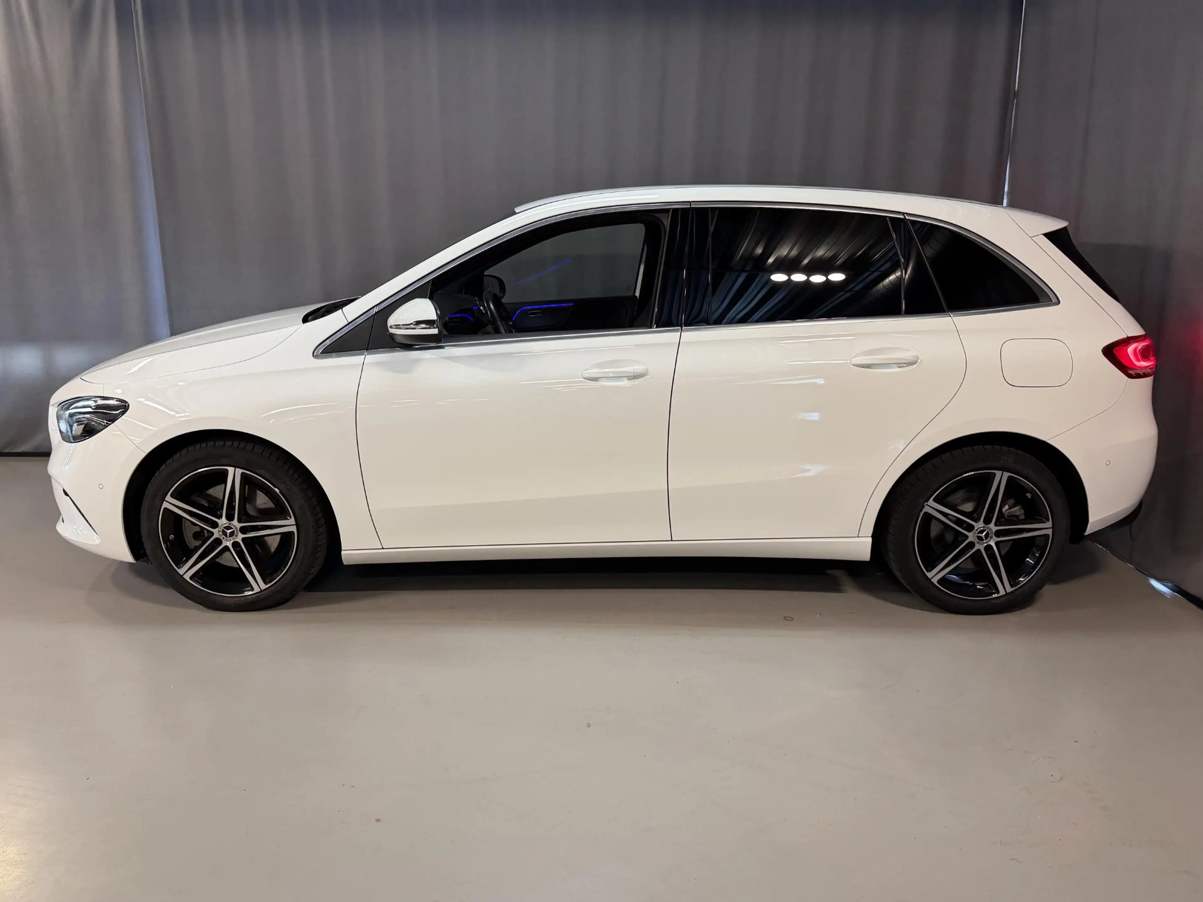 Mercedes-Benz B 250 e 18''/Leder/Stoelverwarming/Camera/Sfeerverlichti — photo 4