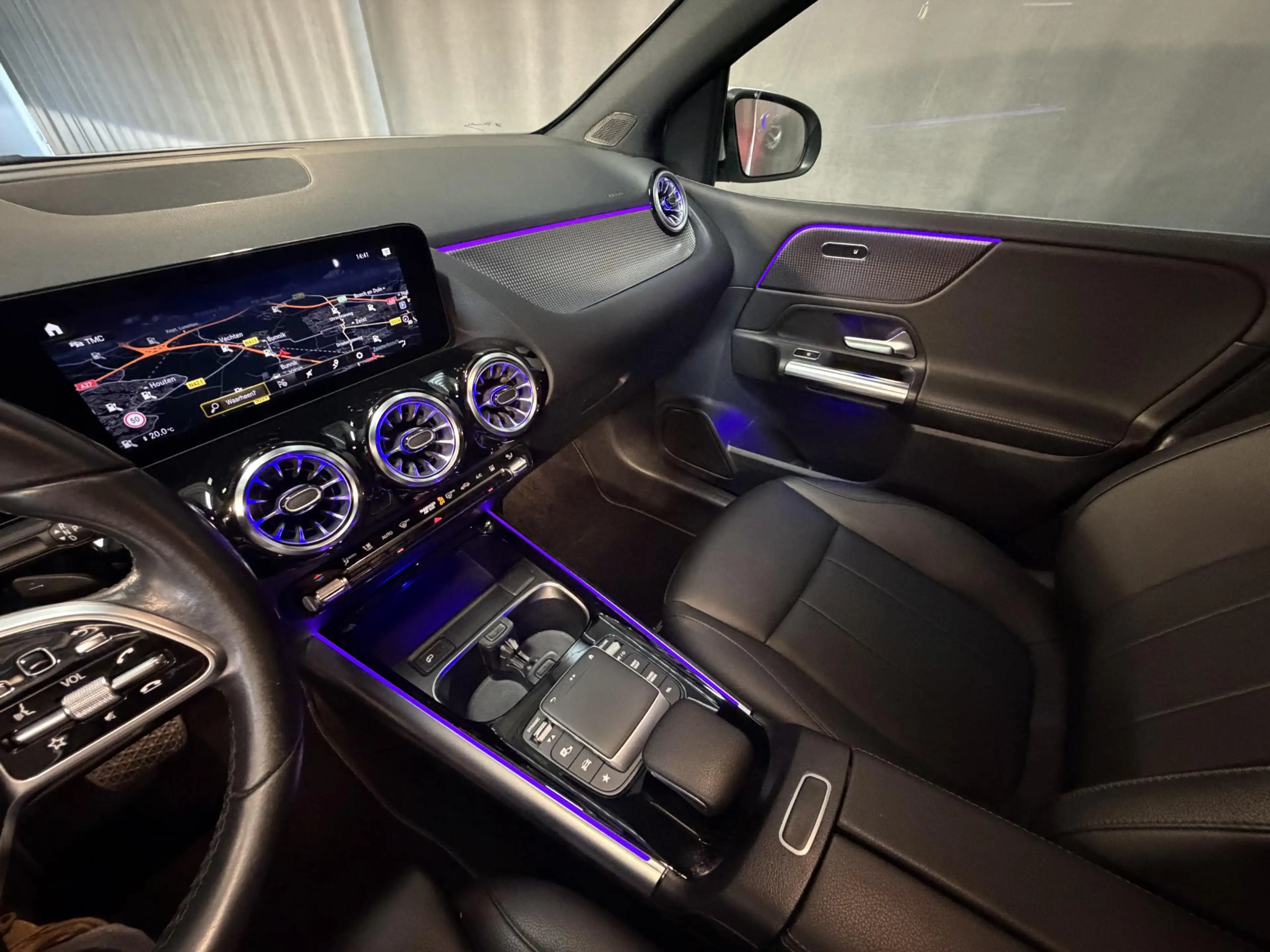 Mercedes-Benz B 250 e 18''/Leder/Stoelverwarming/Camera/Sfeerverlichti — photo 27