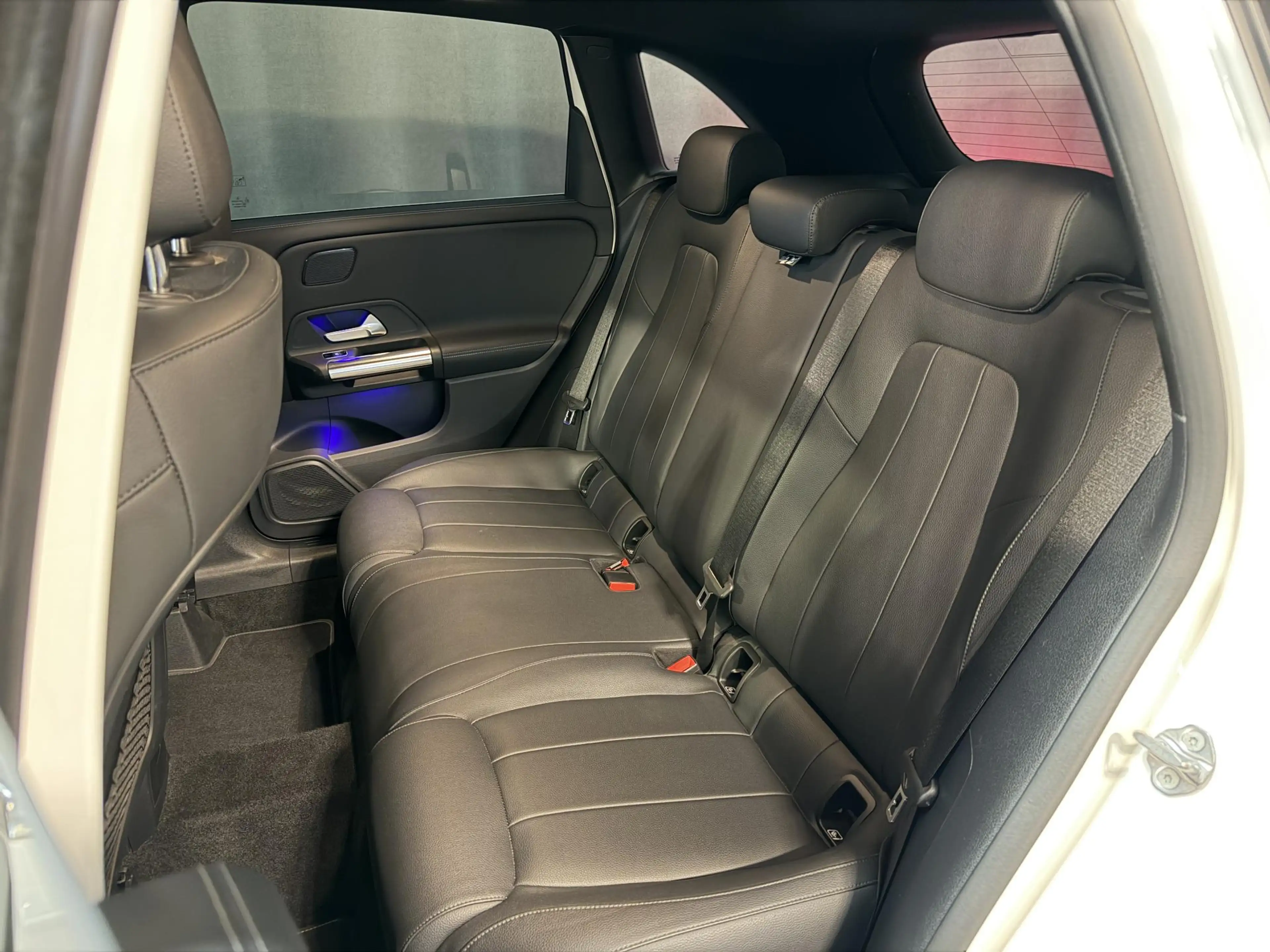 Mercedes-Benz B 250 e 18''/Leder/Stoelverwarming/Camera/Sfeerverlichti — photo 36