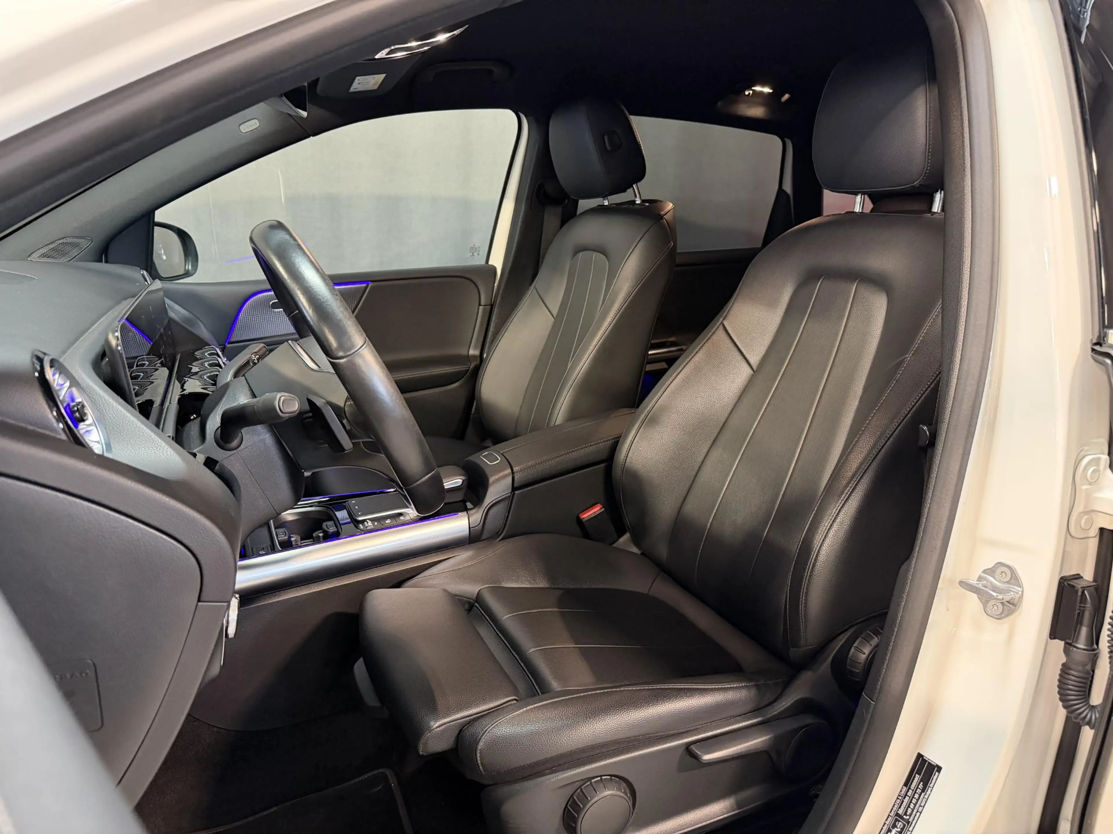 Mercedes-Benz B 250 e 18''/Leder/Stoelverwarming/Camera/Sfeerverlichti — photo 7