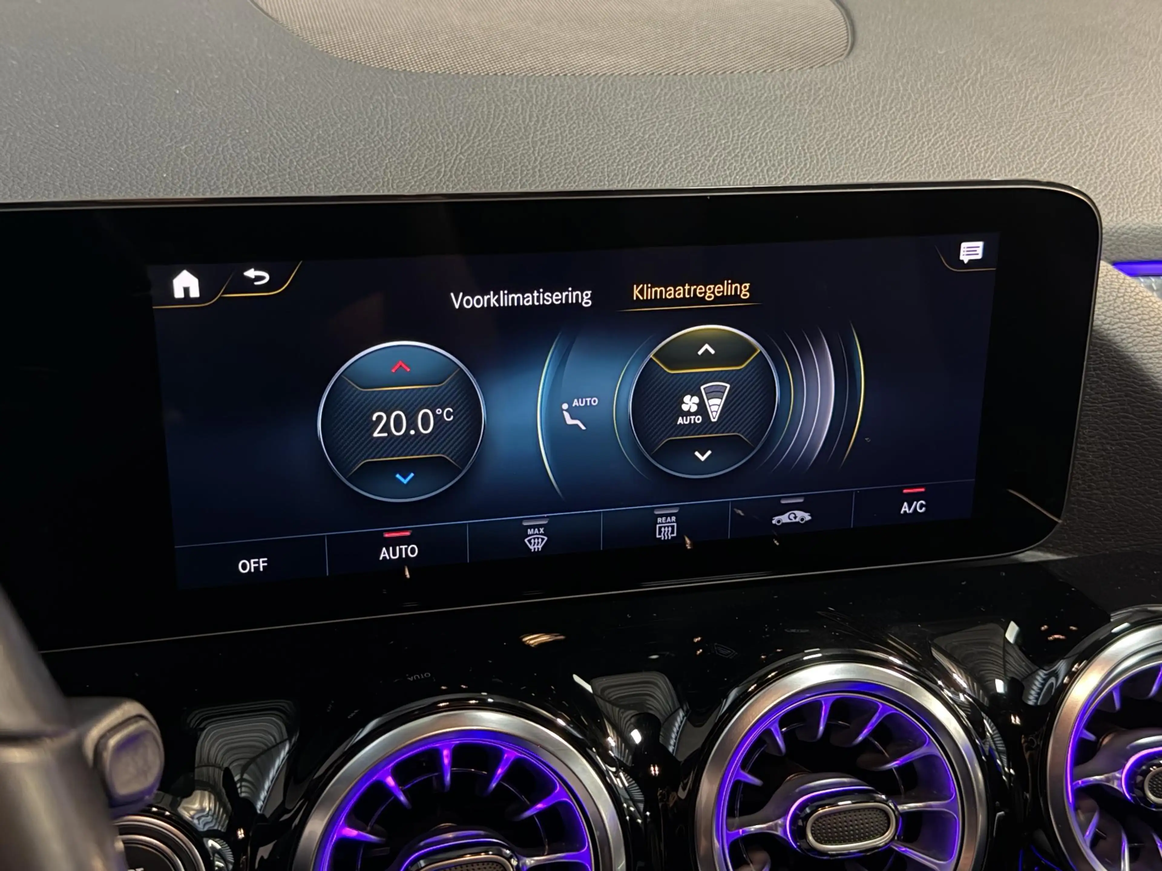 Mercedes-Benz B 250 e 18''/Leder/Stoelverwarming/Camera/Sfeerverlichti — photo 33