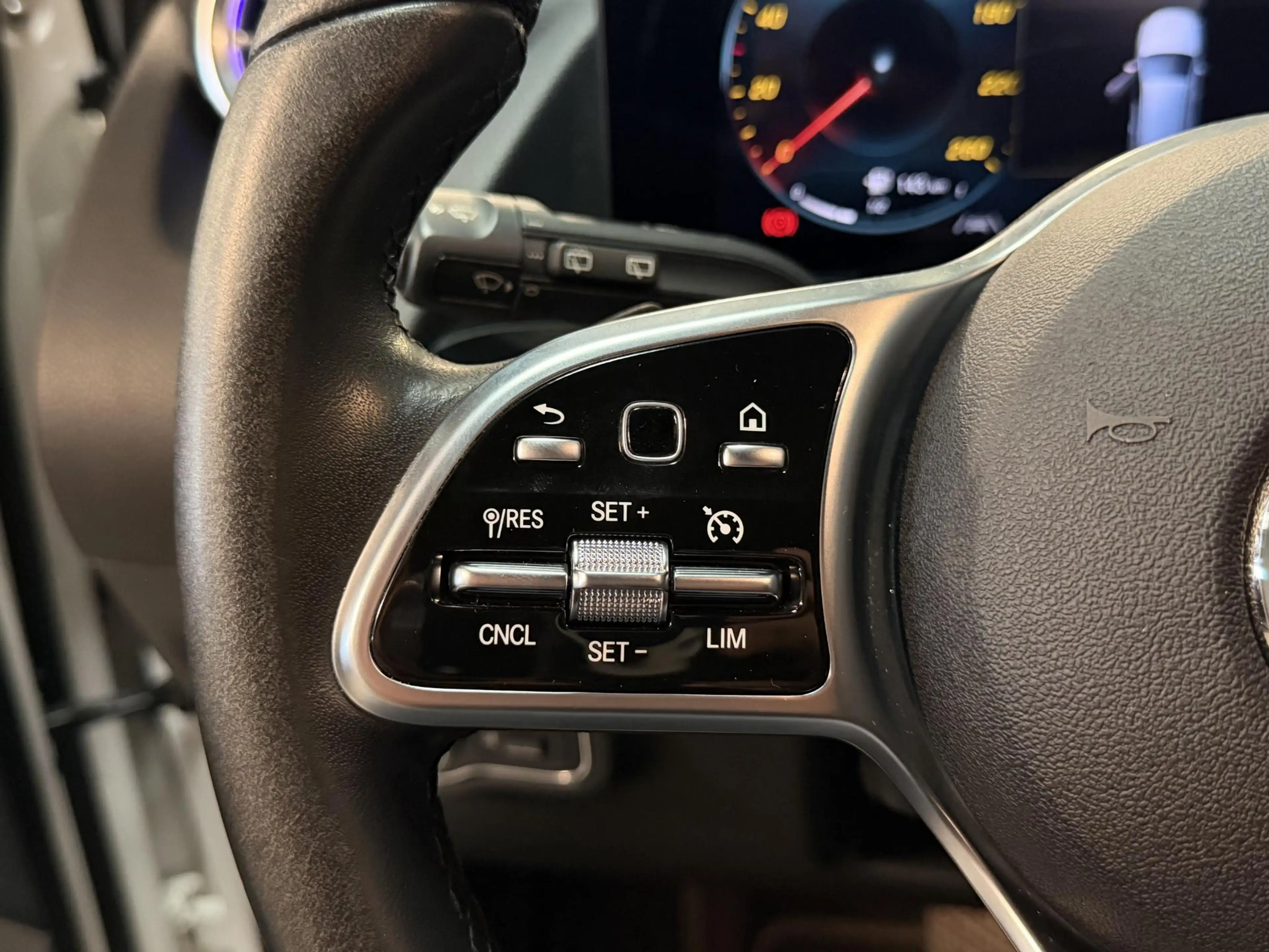 Mercedes-Benz B 250 e 18''/Leder/Stoelverwarming/Camera/Sfeerverlichti — photo 11