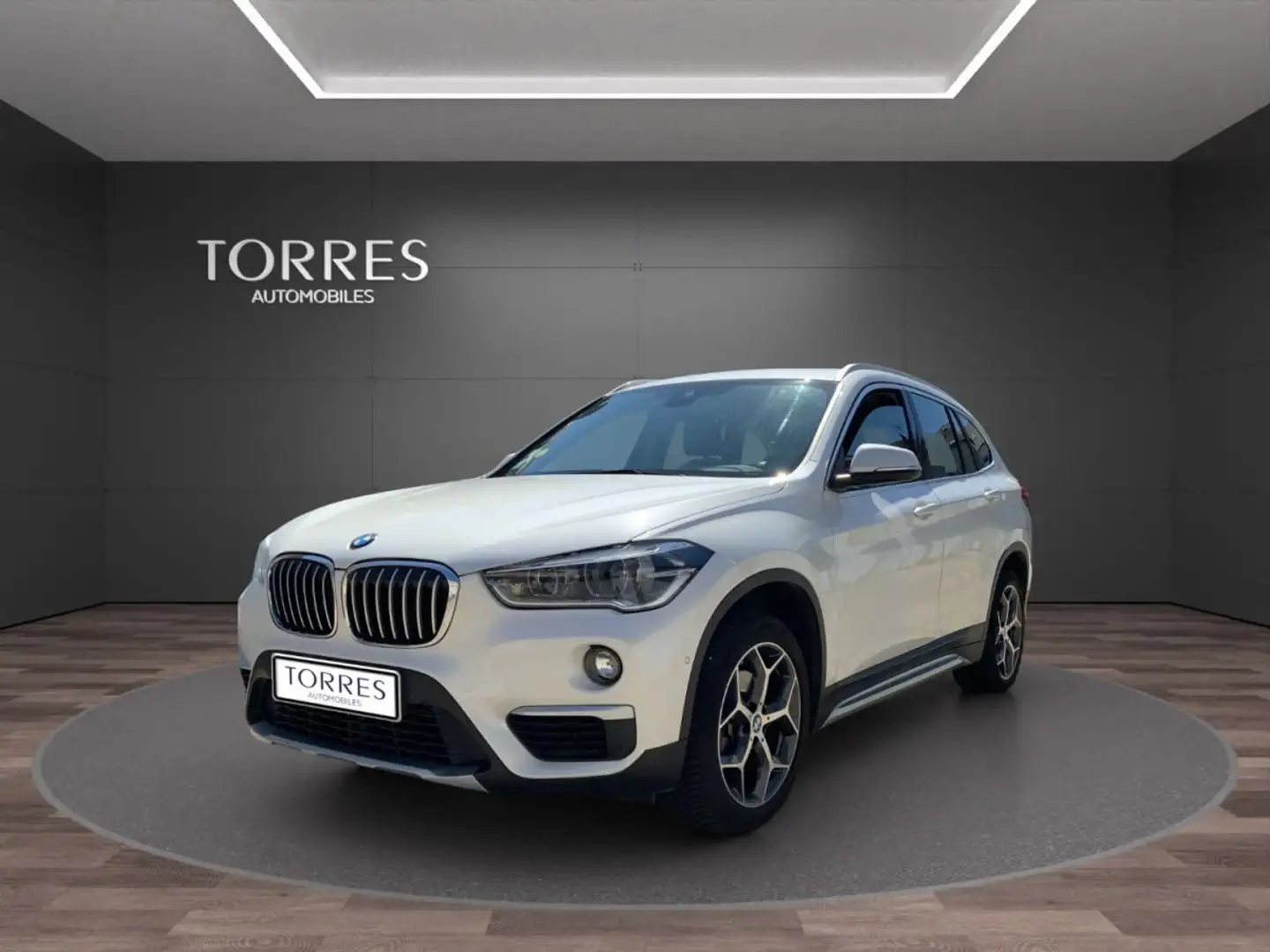 BMW X1 18d sdrive xline BVA 150ch Blanc - 2