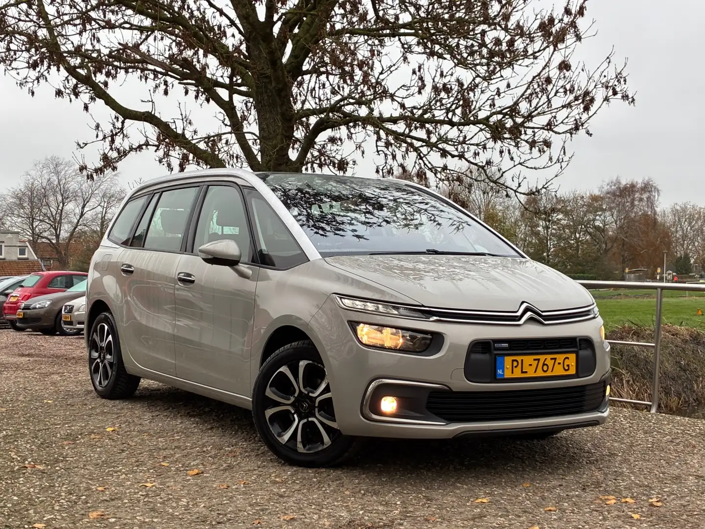 Citroen Grand C4 Picasso 1.2 | Pano voorraam + 7 Pers + Clima + Cruise nu € Grijs - 1