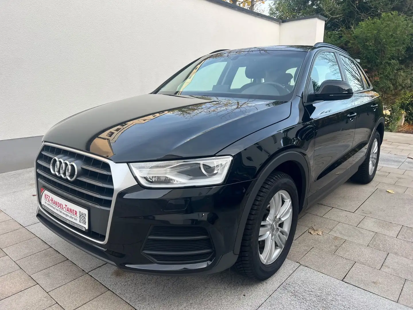 Audi Q3 /Xenon/Sitzhzg/Keyless Schwarz - 1